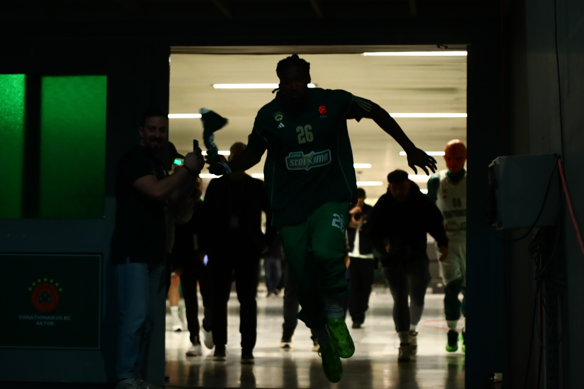 «Σείστηκε» το T-Center στην είσοδο του Λεσόρ