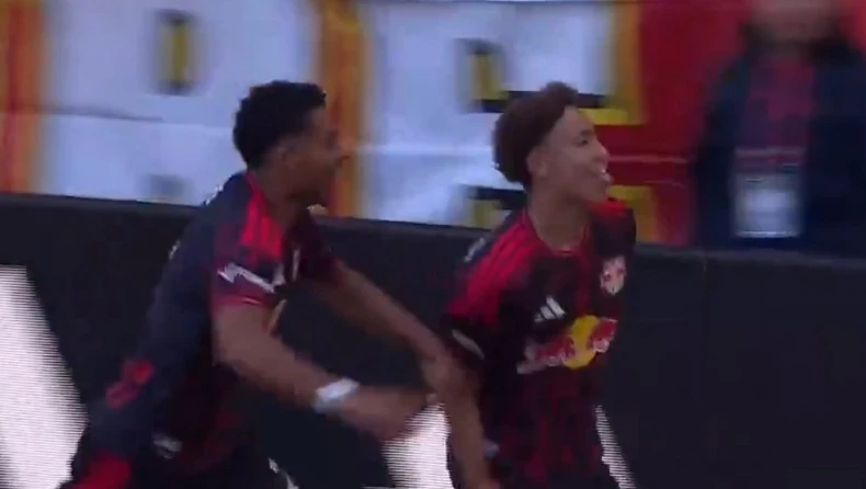 Γκολ βγαλμένο από τα... Λύκεια - Απίθανη συνεργασία τριών νεαρών στο MLS (video)