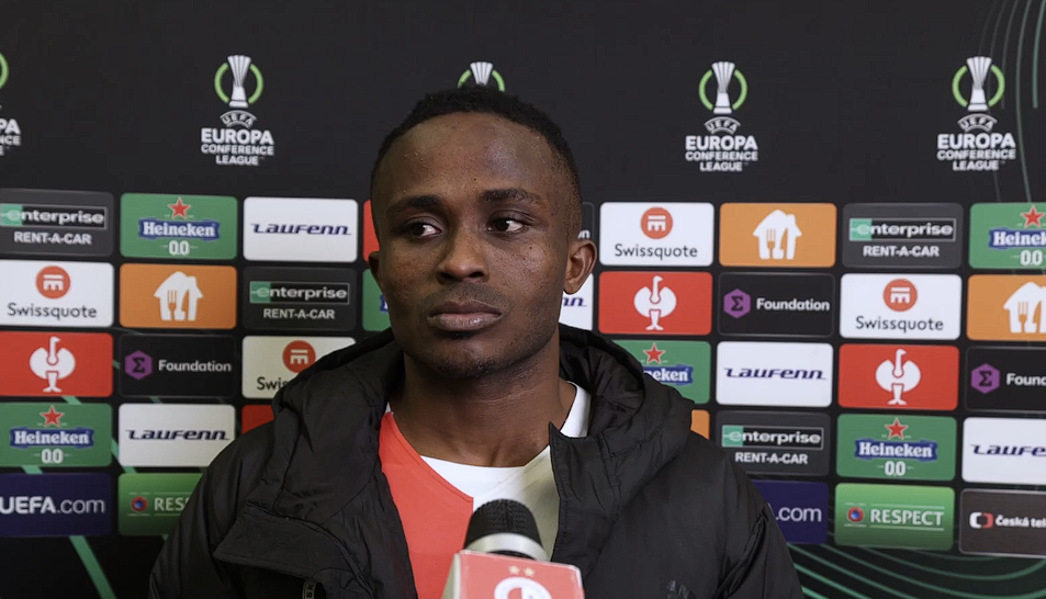 Είναι αυτός ο πιο γρήγορος ποδοσφαιριστής στον κόσμο; Ντύθηκε... Μπολτ και έσπασε απίθανο ρεκόρ (video)