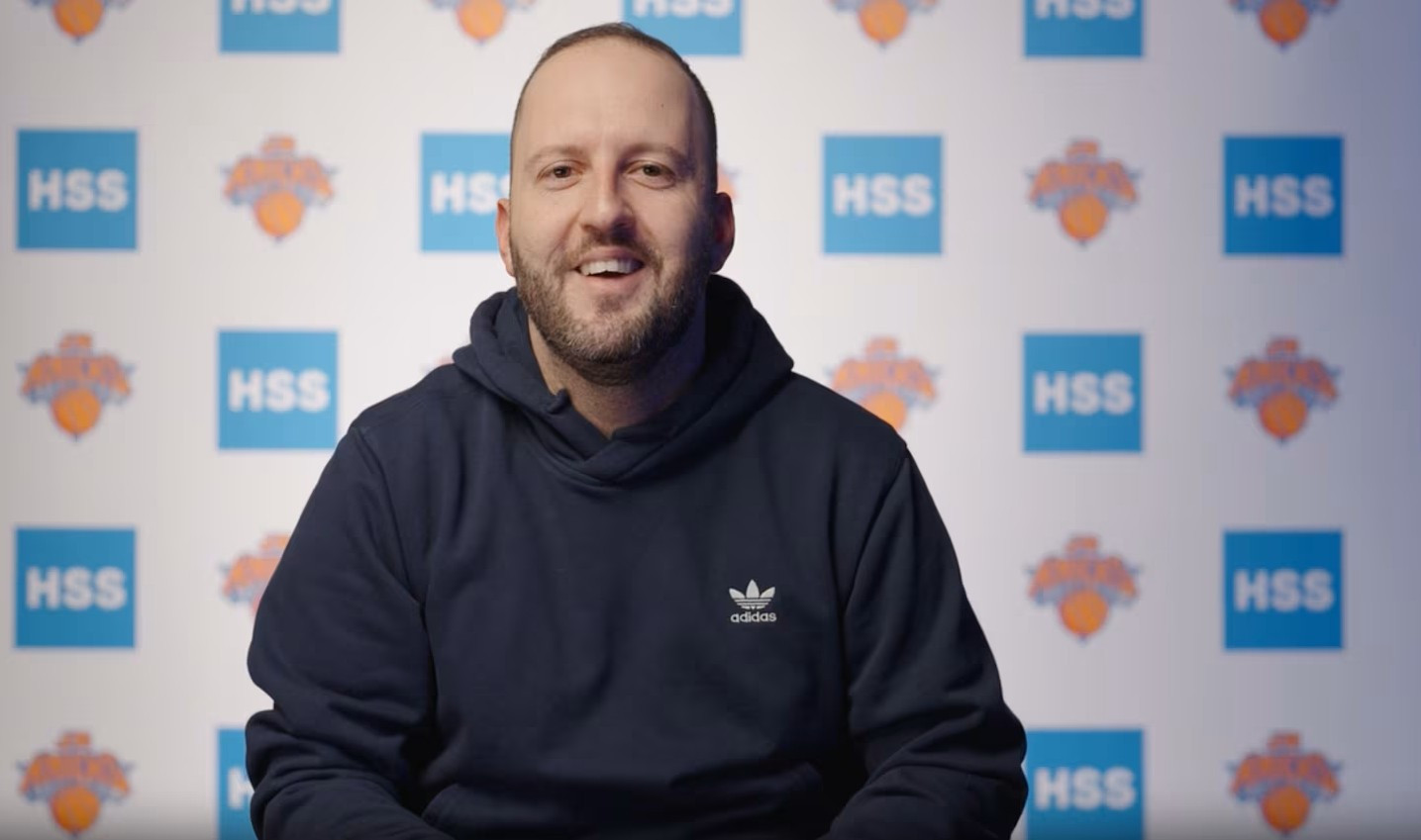 «Jerry the Greek»: Ποιος είναι ο Γεράσιμος Κόκκινος που βραβεύθηκε από τους Νικς και το ΝΒΑ