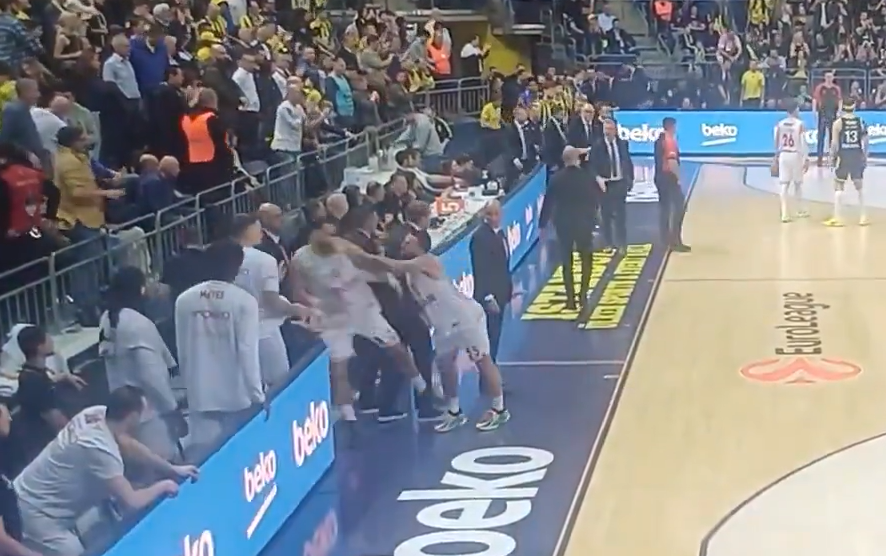 Χαμός στη Μονακό: Ο Τζέιμς χτύπησε τον Οκόμπο (video)