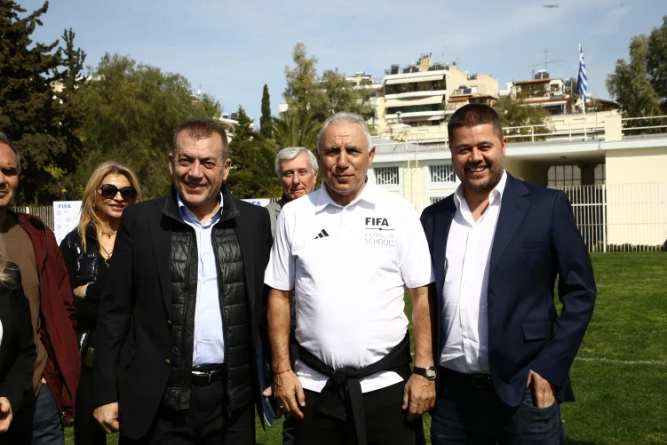 Ο σπουδαίος Χρίστο Στόιτσκοφ στην Ελλάδα για δράσεις της FIFA - Το μήνυμα της ΕΠΟ