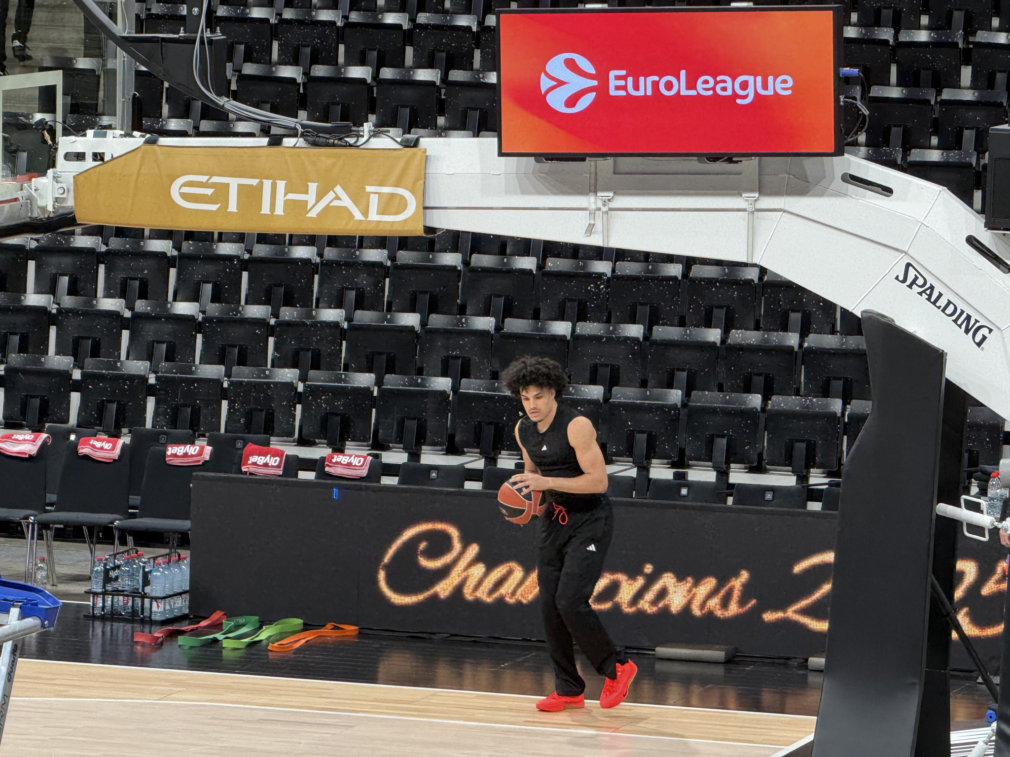 Λύθηκε το μυστήριο με το look του Ιφί - Κουρεύτηκε ή όχι; (video)