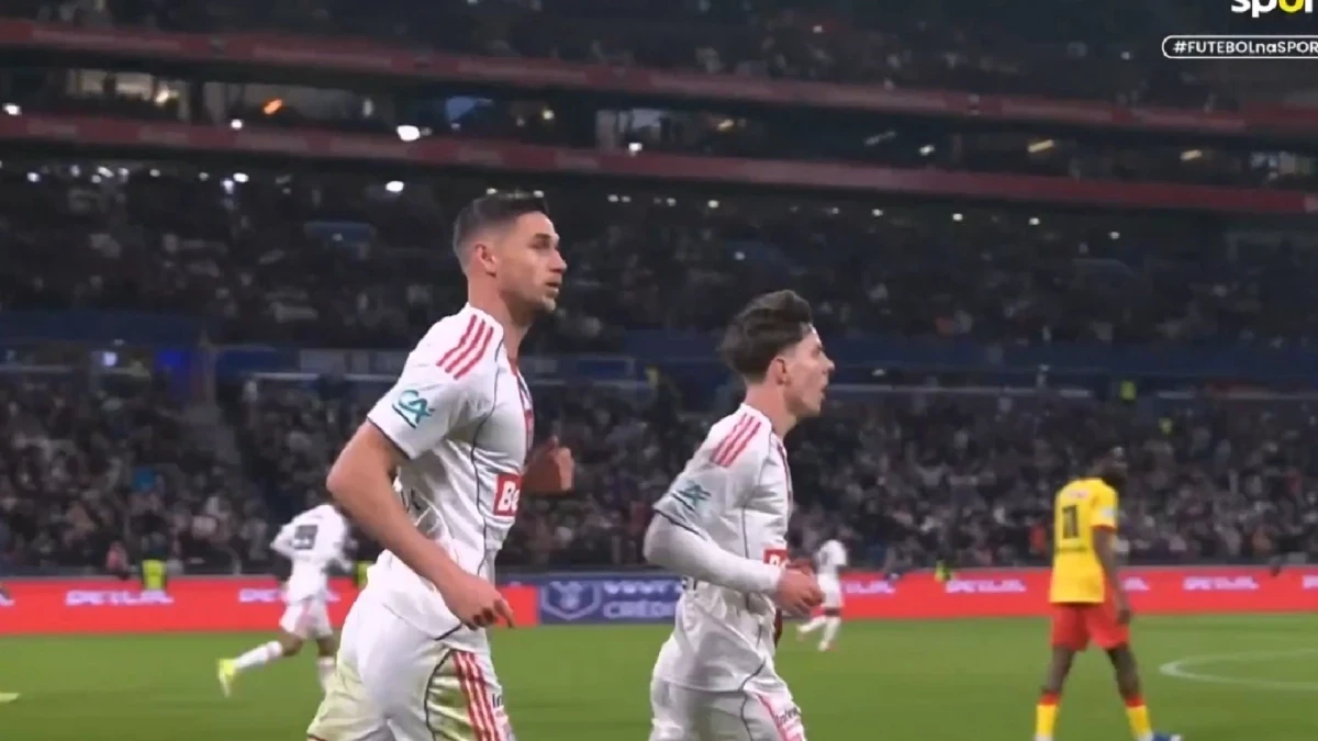 Ο Γιάρεμτσουκ σκόραρε με κεφαλιά κι άνοιξε λογαριασμό με τη Λιόν (video)