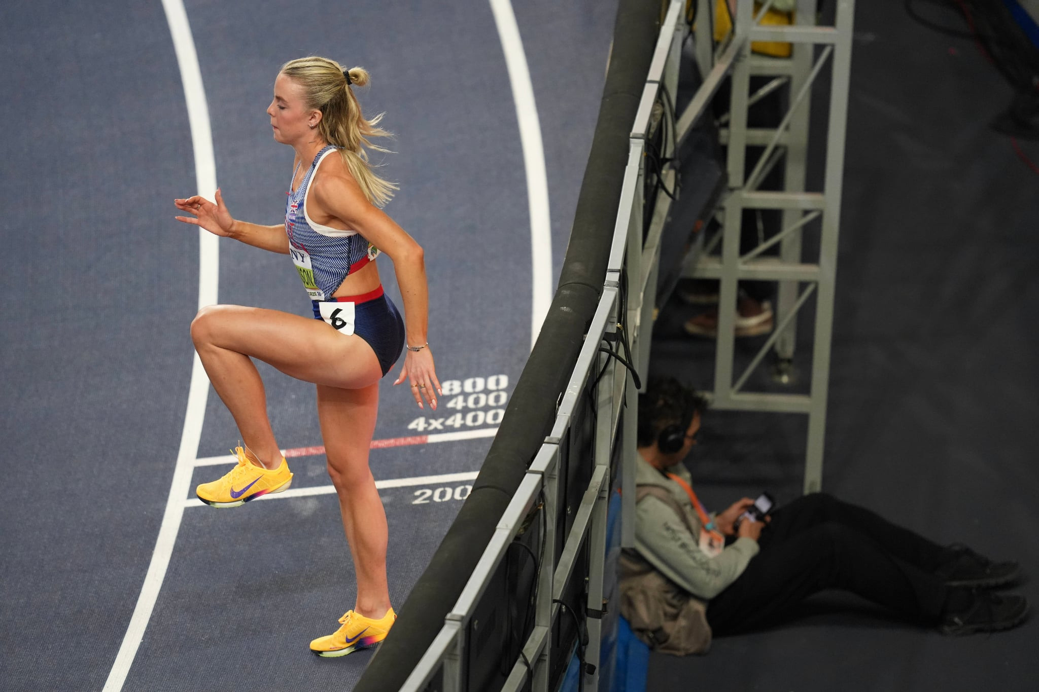 Τι συνέβη στην Χότζκινσον; Πριν από μέρες έκανε παγκόσμιο ρεκόρ και τώρα έτρεξε με δανεικά παπούτσια