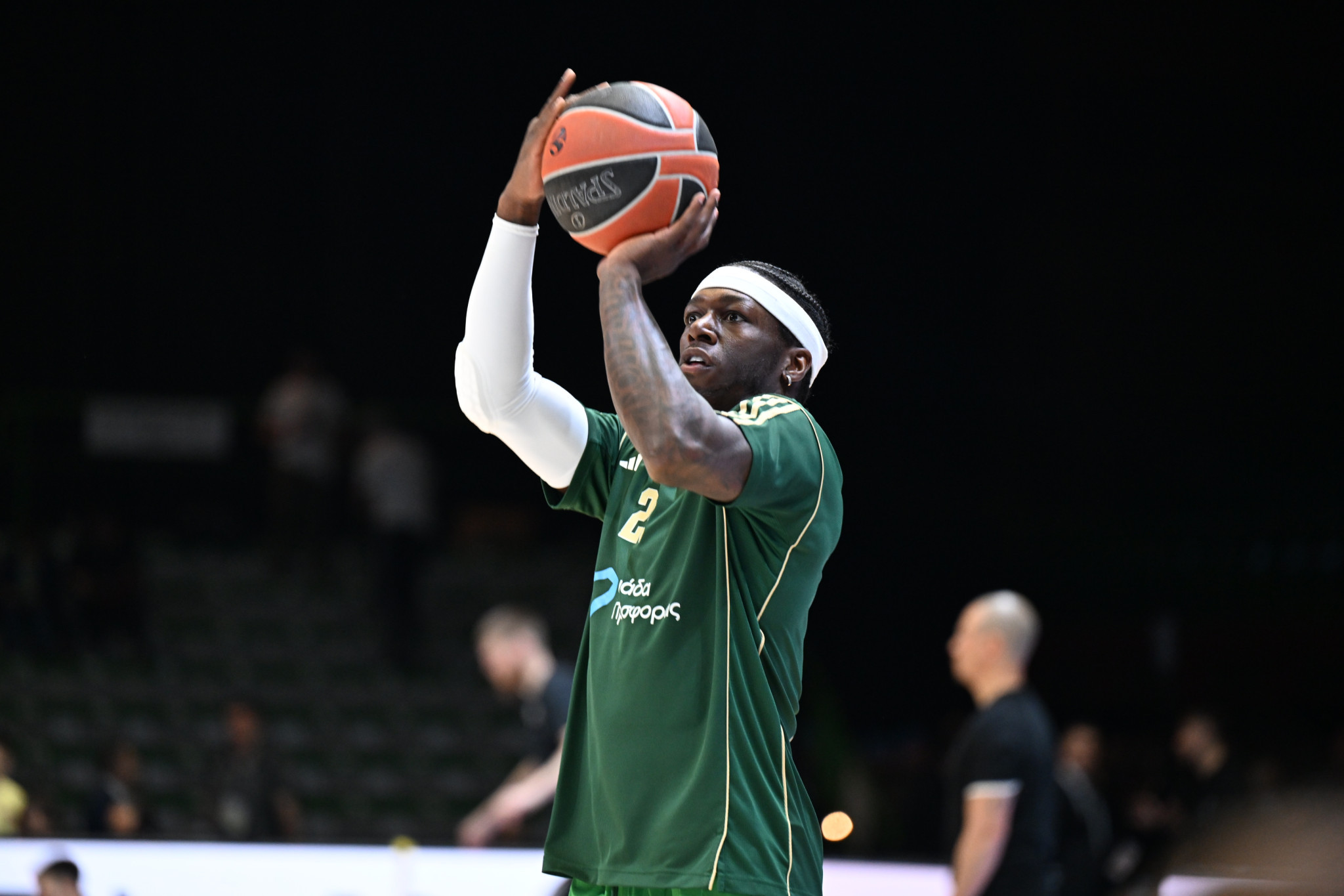 To video του Athletiko με το ζέσταμα των Ναν και Χουάντσο πριν τη Dubai BC