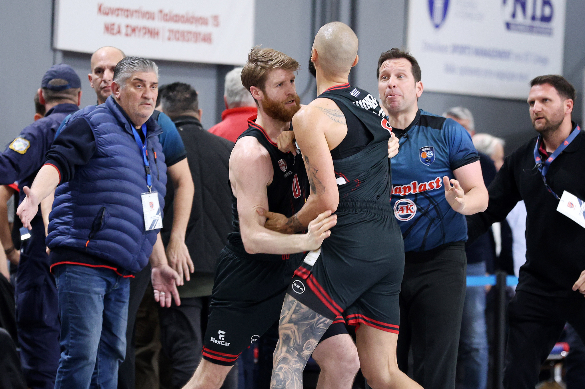 Τι αναφέρει ο κανονισμός για τους θεατές που κάθονται στις court seats