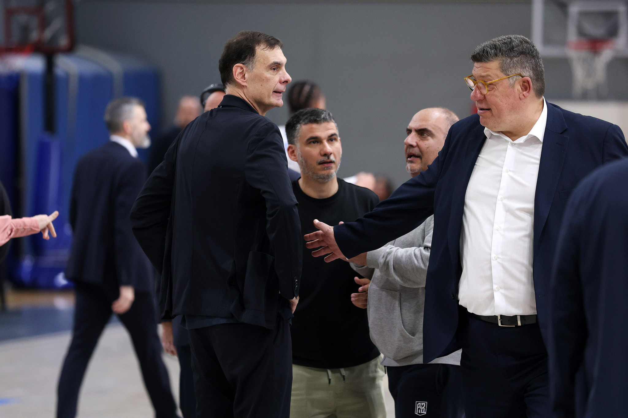 «Άναψαν τα αίματα» με τον Μπαρτζώκα και τους φίλους του Πανιωνίου (video)