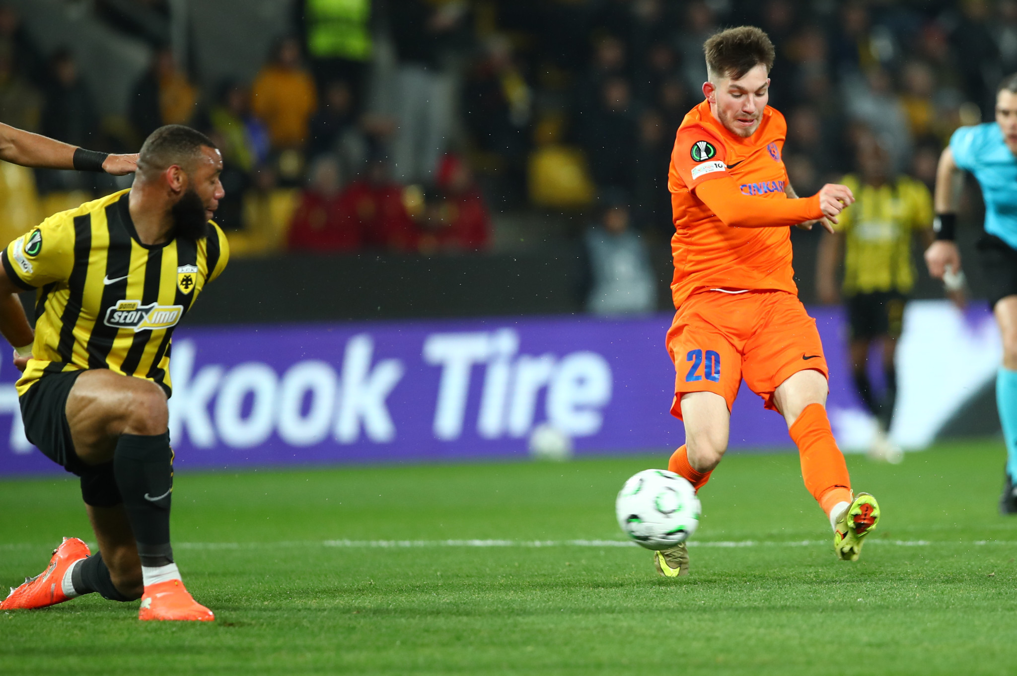 Με κόντρα στον Μουκουντί ο Ιοσίφοφ το 0-1 της Τσέλιε (video)