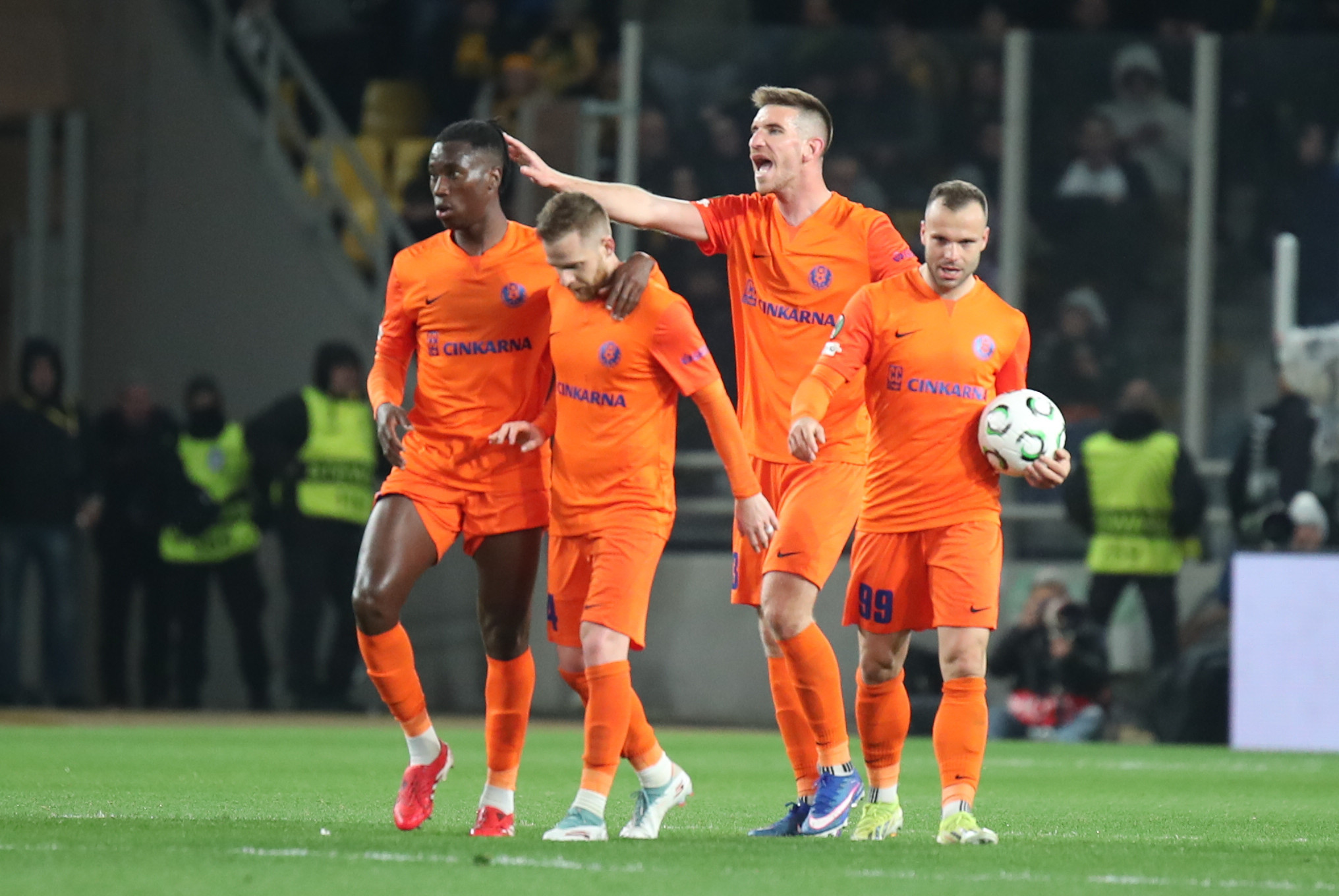 Ολιγωρία στην άμυνα, ο Βάντσας το 0-2 της Τσέλιε (video)