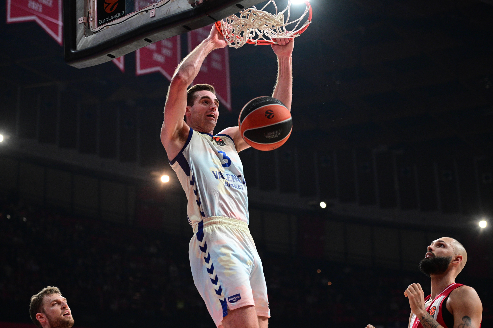 Κάτοικος Βαλένθια μέχρι το 2028 ο Νέιτ Ρίβερς