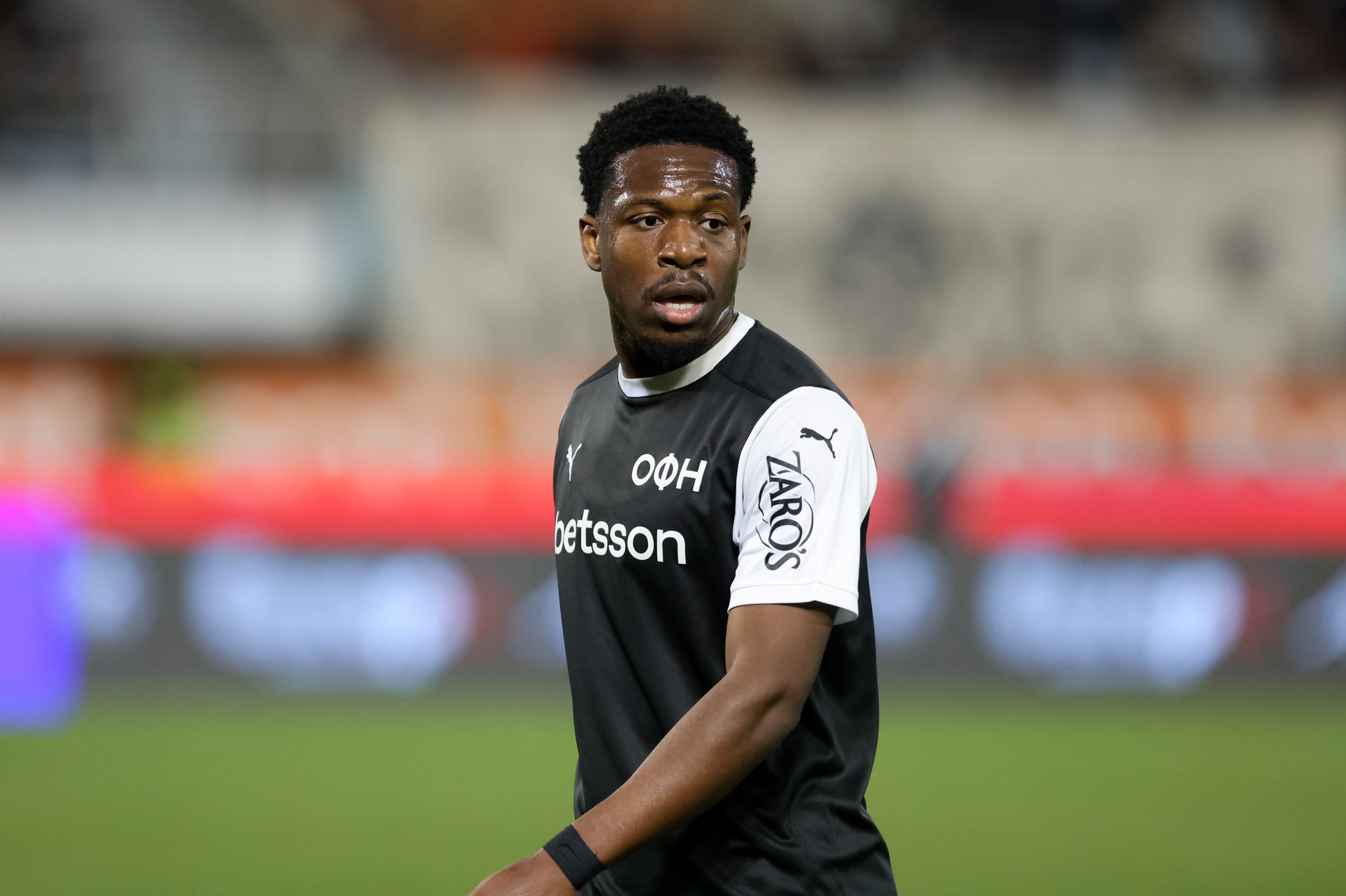 Συγκλονίζει ο Ισέκα μιλώντας για τα ρατσιστικά σχόλια που έχει δεχτεί: «Αυτή είναι η ιστορία μου»