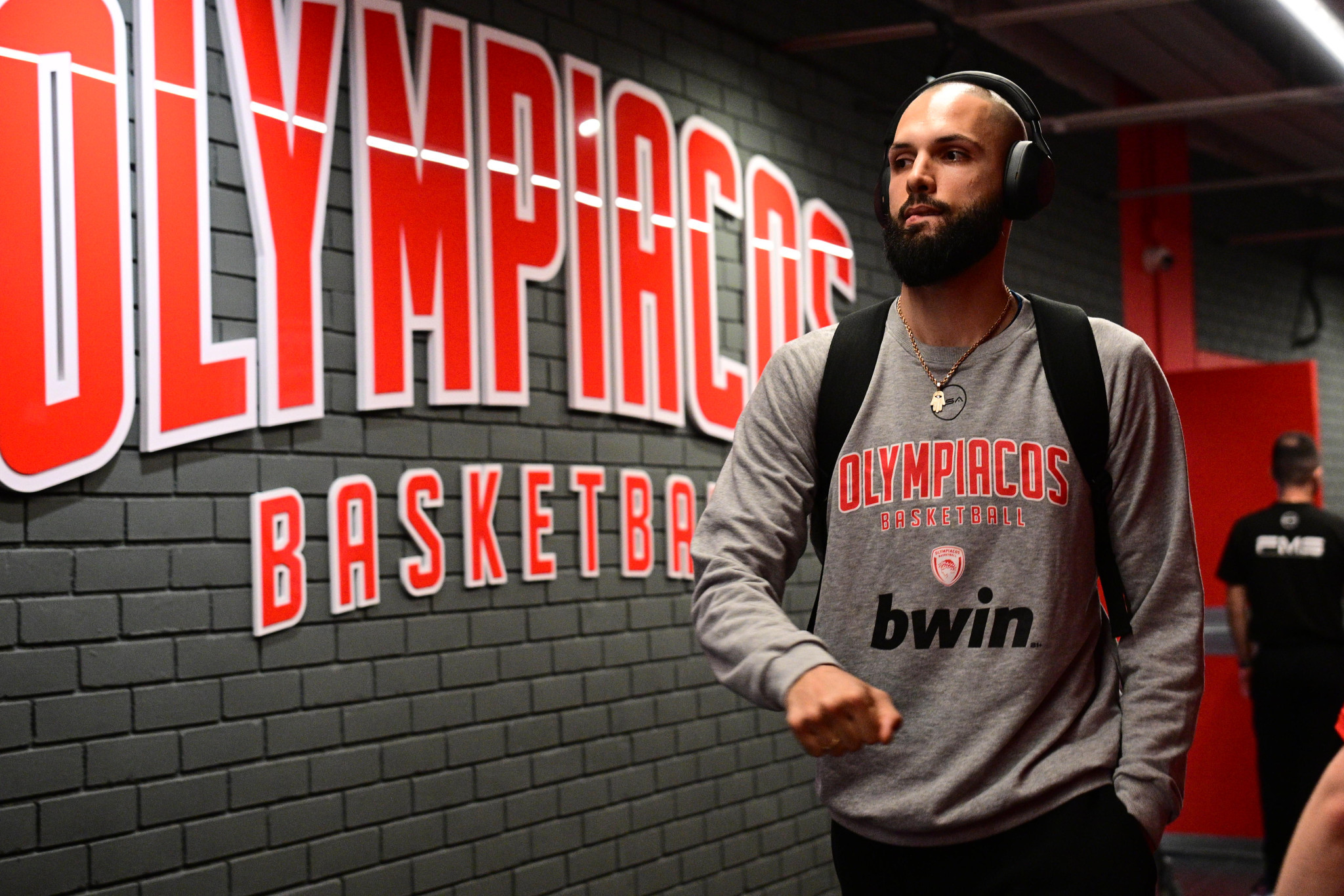 Αυτό είναι το νέο αμάξι του Φουρνιέ - Το «θηρίο» των 160.000 ευρώ (video)