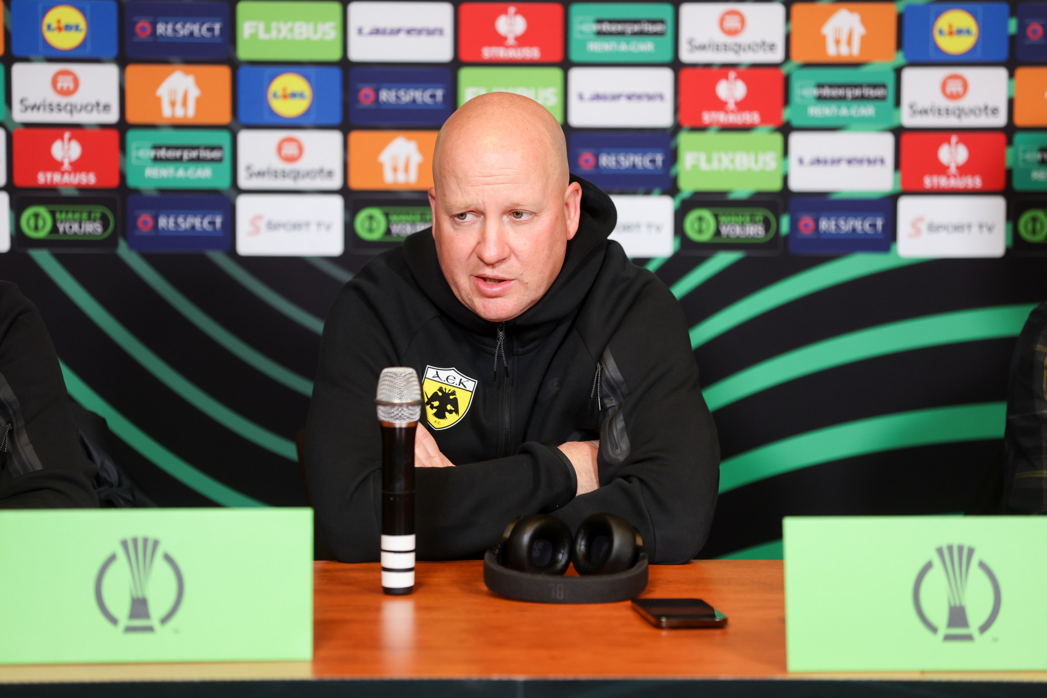 Live streaming η συνέντευξη Τύπου του Νίκολιτς και η προπόνηση της ΑΕΚ πριν την Τσέλιε