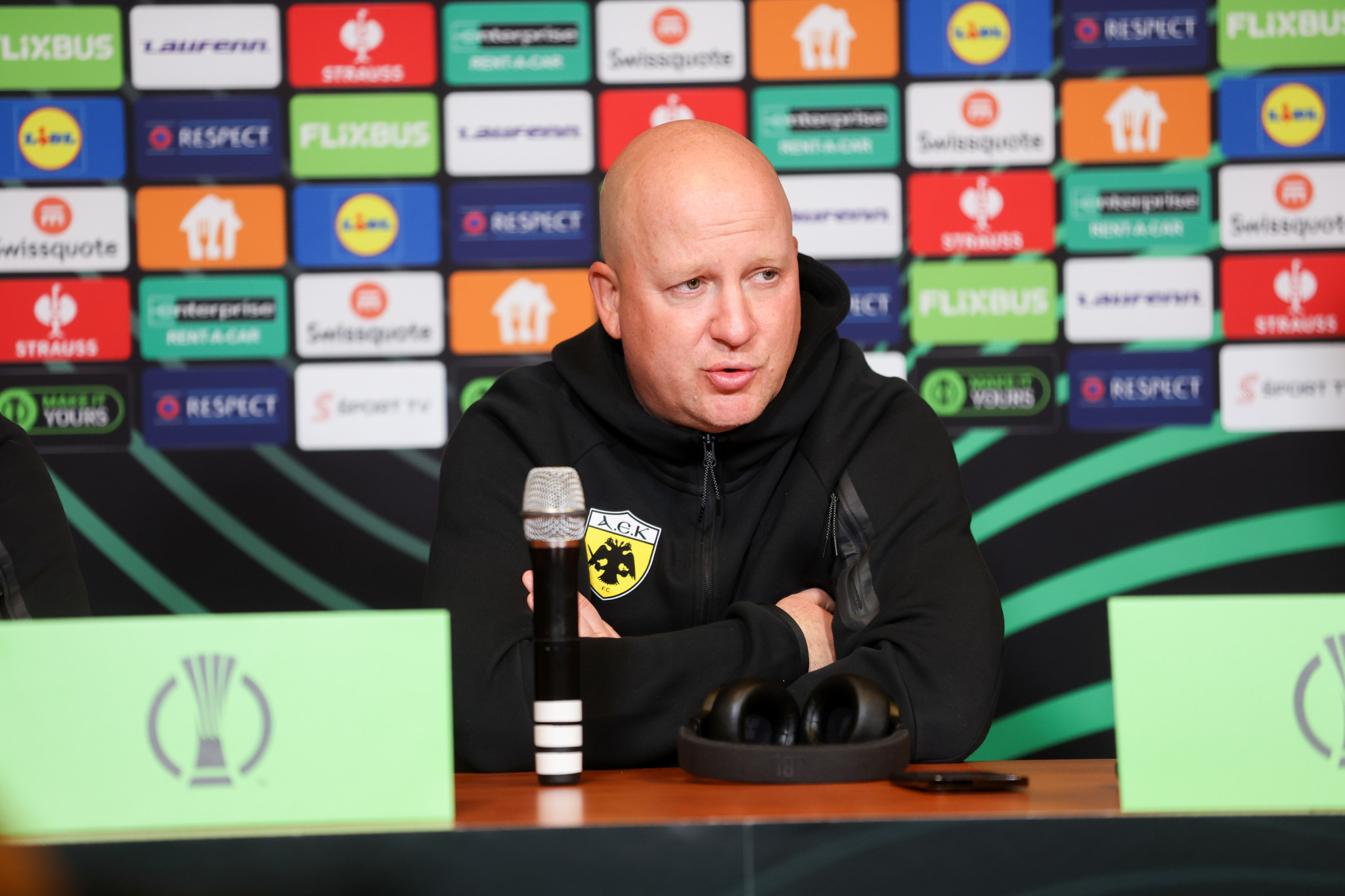 Γιατί ο Νίκολιτς αποφάσισε να μην πάρουν παίκτες της ΑΕΚ επίτηδες κίτρινη κάρτα στο Τσέλιε