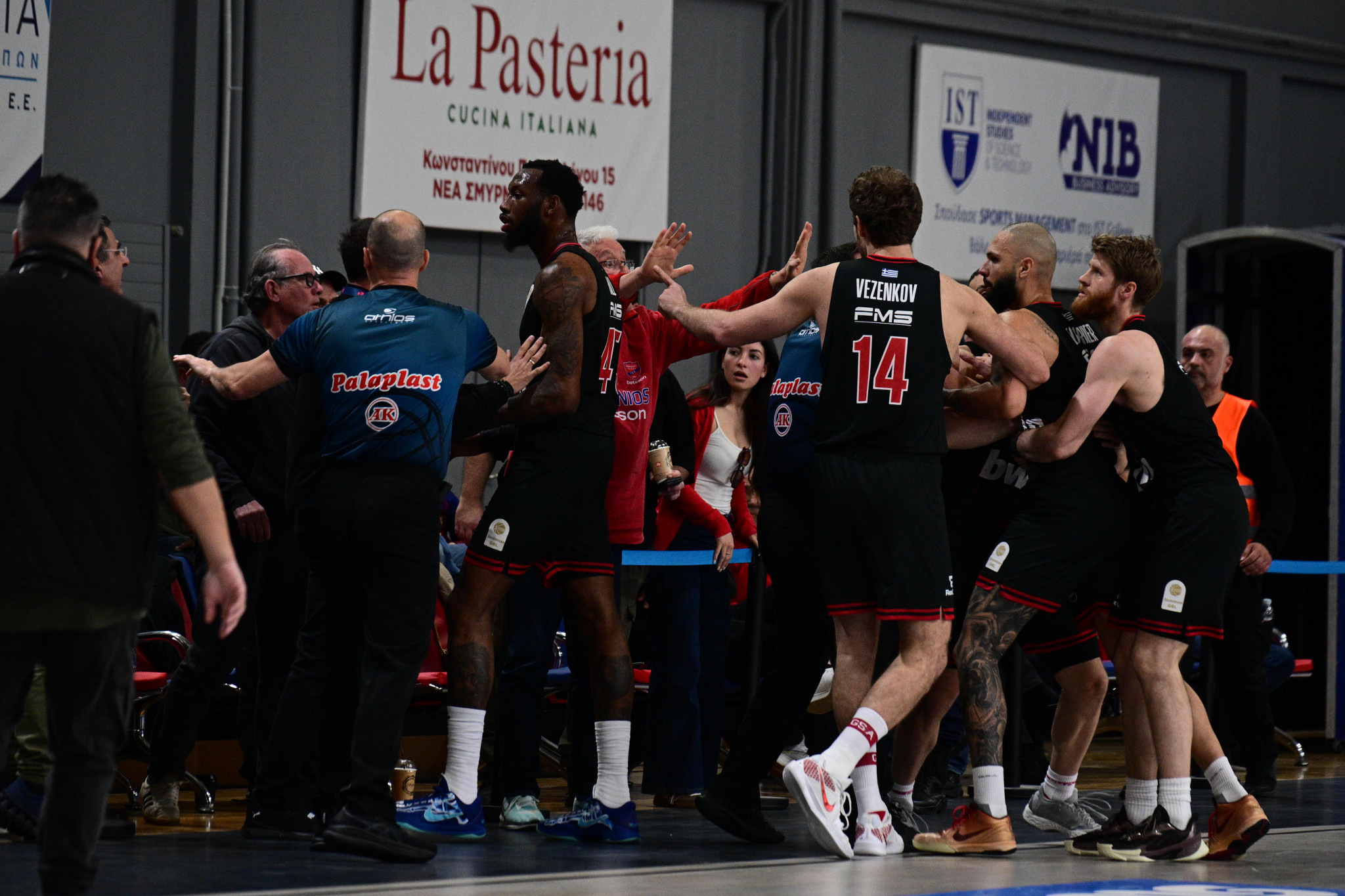 Αυτή είναι η ποινή του φιλάθλου που είχε το επεισόδιο με τον Φουρνιέ