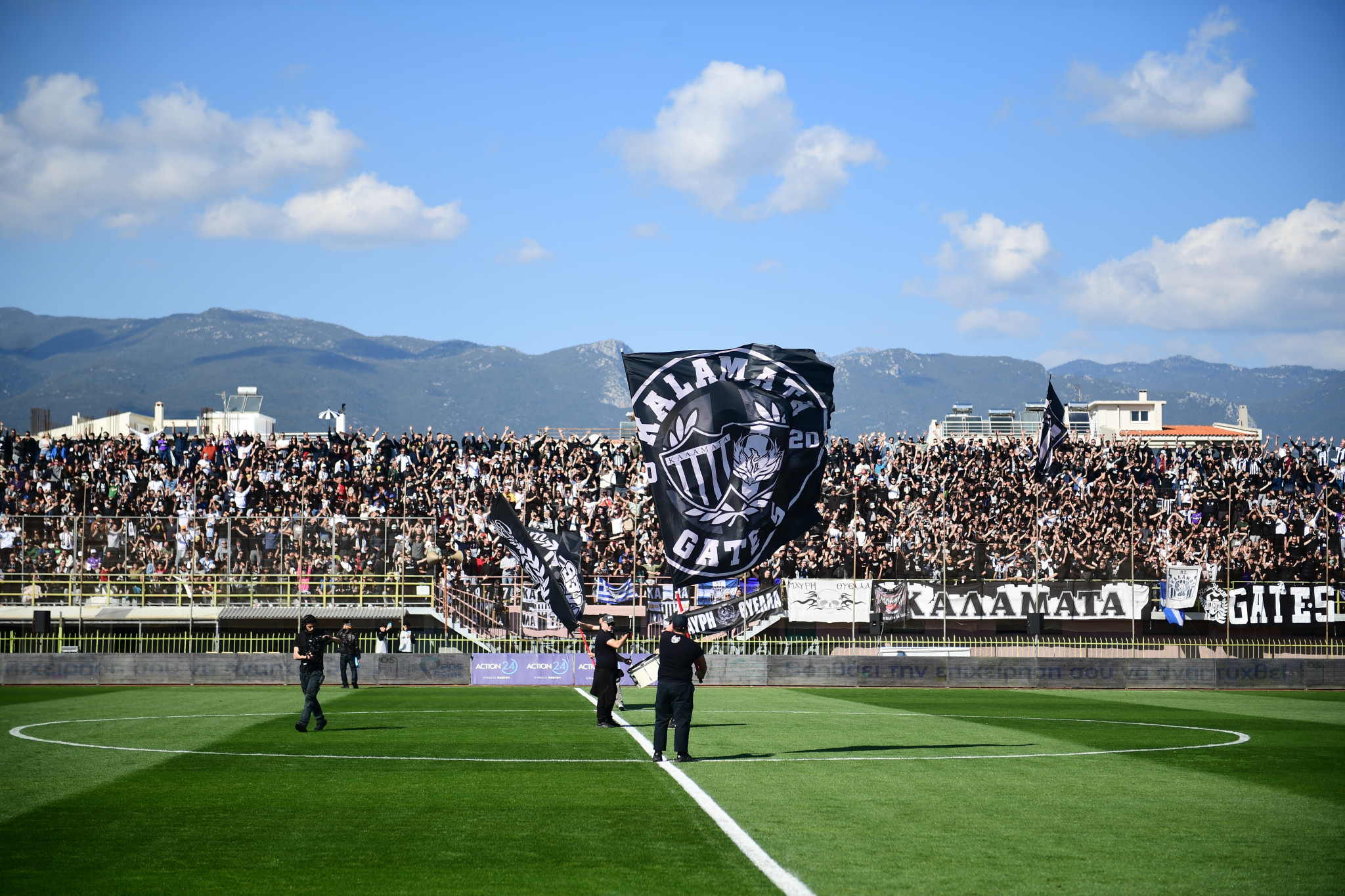 Η ώρα της στέψης - Κατάμεστο το γήπεδο της Καλαμάτας (photos)