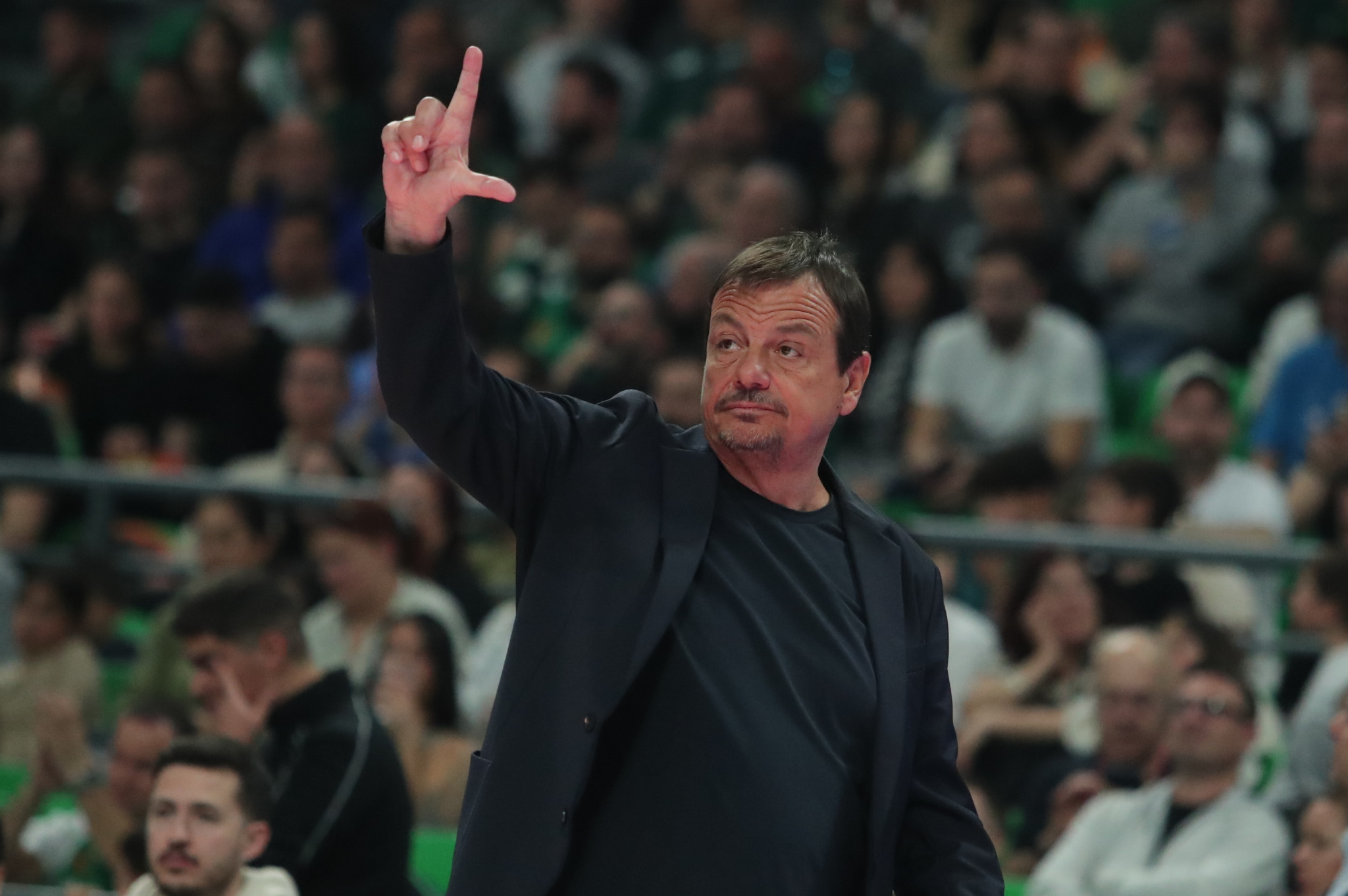 Αταμάν: «Ο Χολμς... κοιμόταν στο παρκέ - Το πρώτο ημίχρονο ήταν καταστροφή»