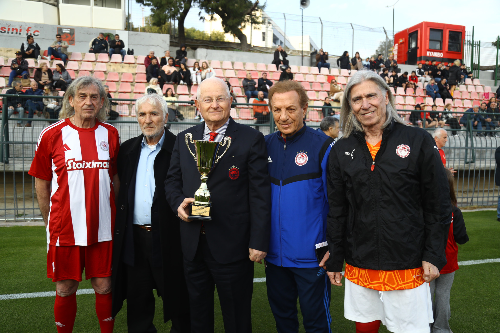 Οι Βετεράνοι του Ολυμπιακού τίμησαν την μνήμη του Μιλτιάδη Μαρινάκη (photo-video)