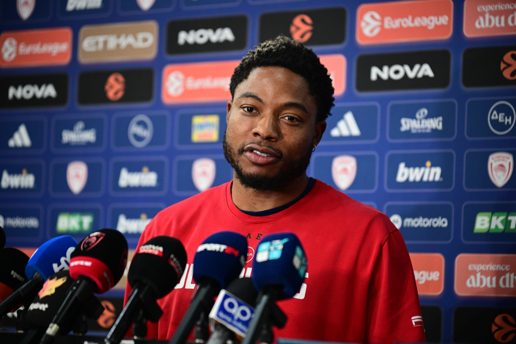 Τζόουνς: «Πρέπει να είμαστε σκληροί για να κερδίσουμε την Μπασκόνια»