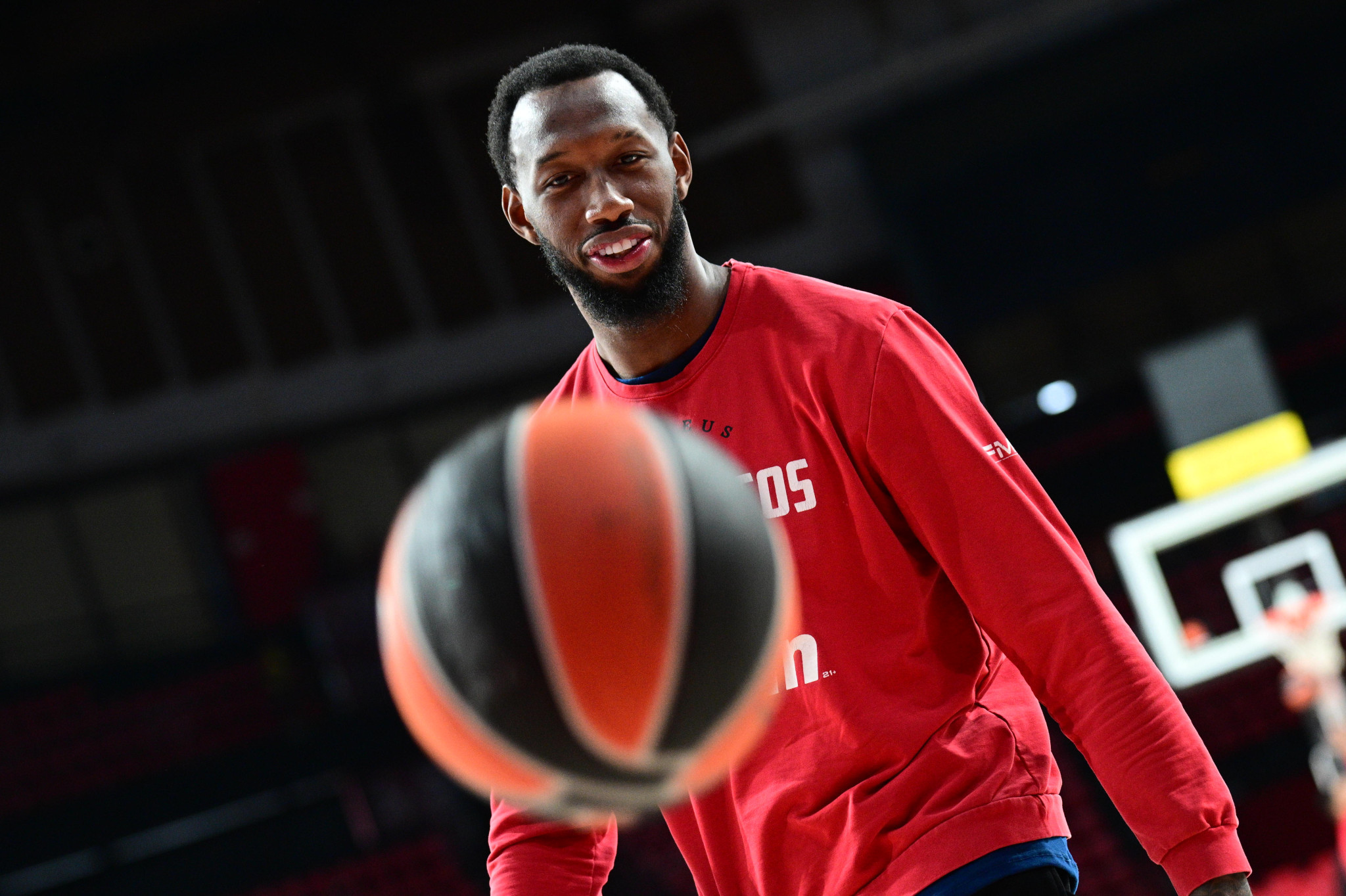 Γιατί αγαπάνε στον Ολυμπιακό τον Χολ!