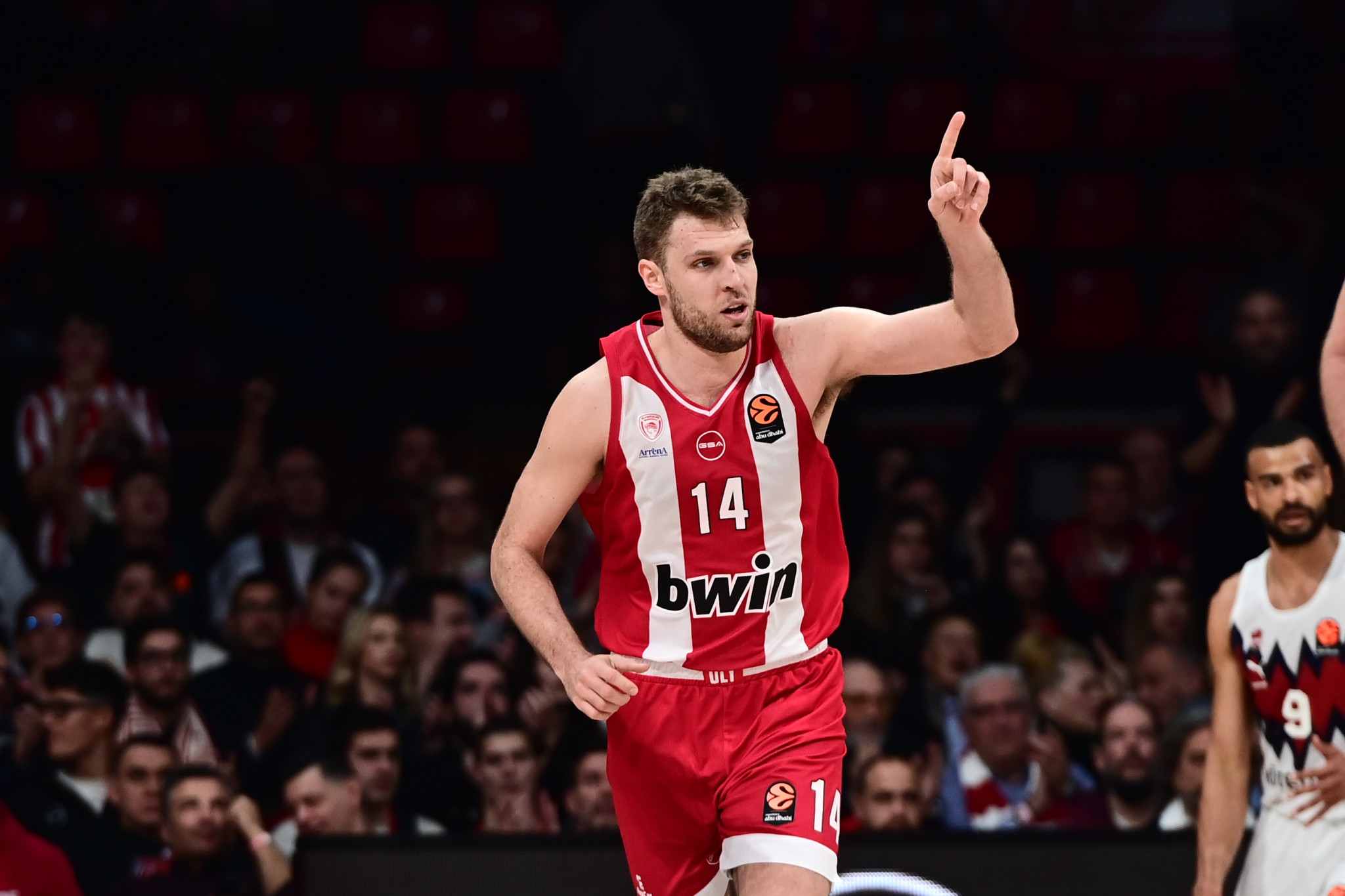 Ο Ολυμπιακός «καθάρισε» σε ένα δεκάλεπτο την Μπασκόνια στο ΣΕΦ με τους ψηλούς να κάνουν θραύση