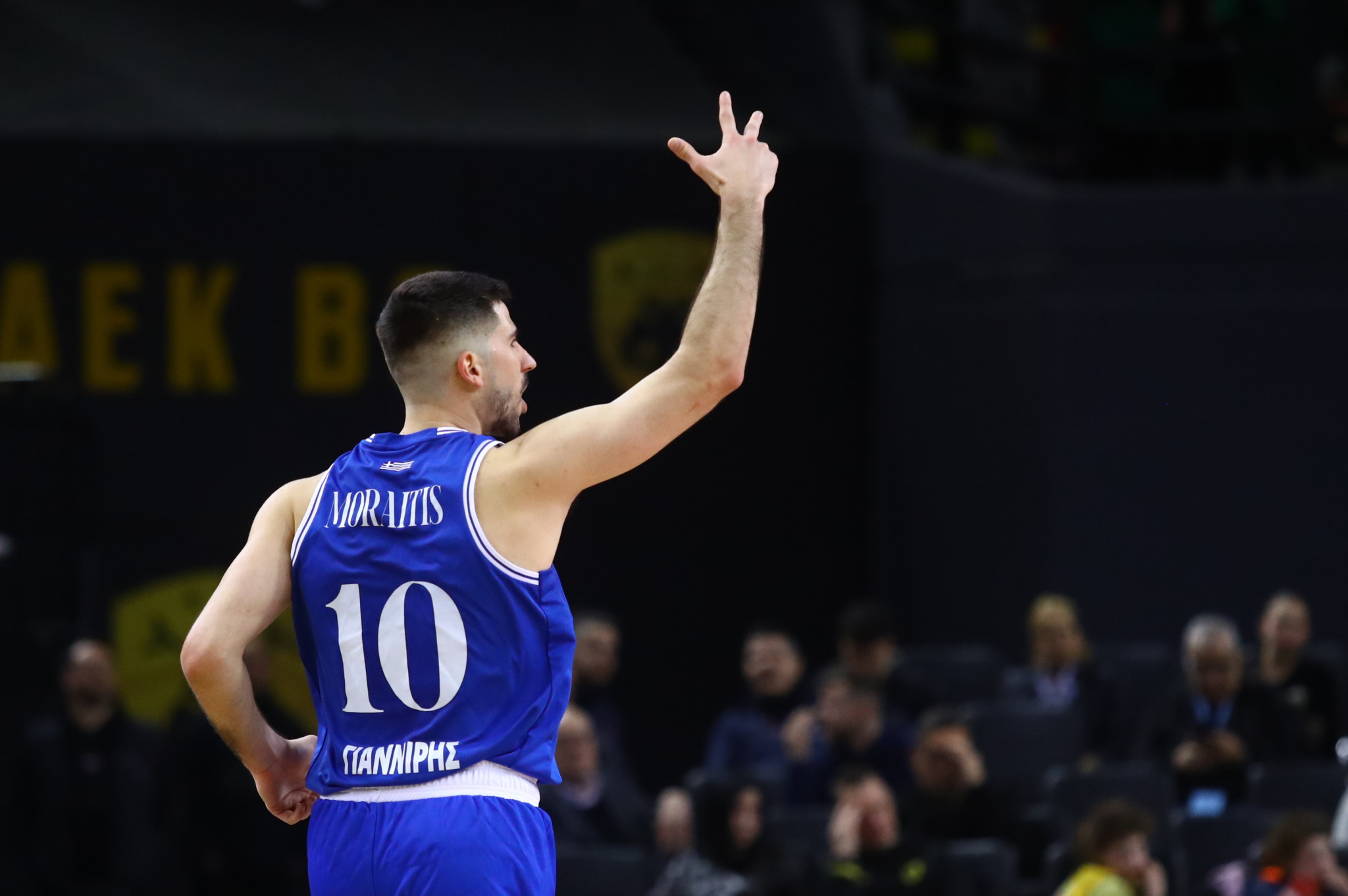 Ο Μωραϊτης με ηγετικό πρώτο ημίχρονο οδηγεί τον Ηρακλή κόντρα στην ΑΕΚ (video)