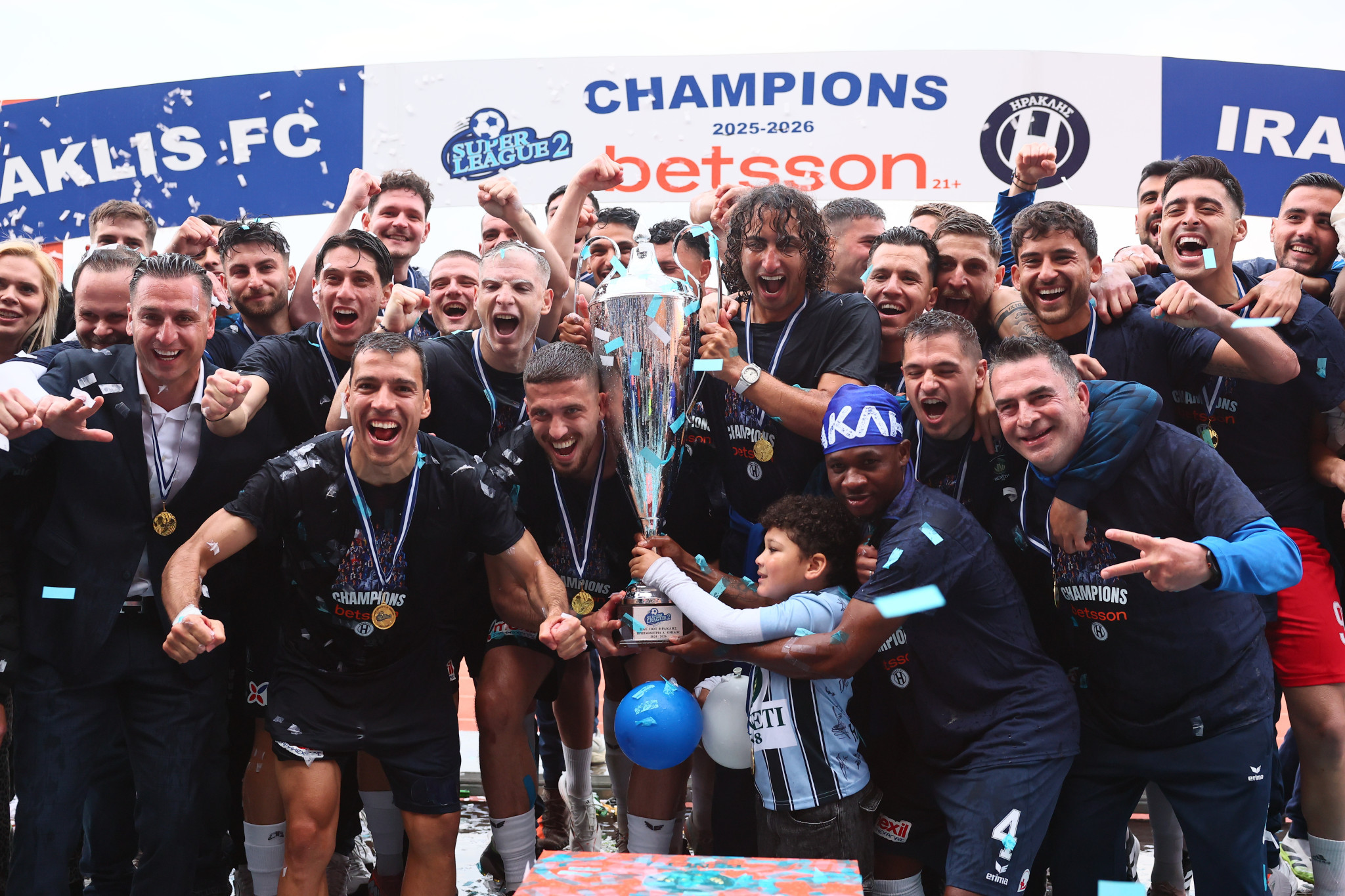 Η απονομή του τροπαίου στην πρωταθλητή Ηρακλή (video)