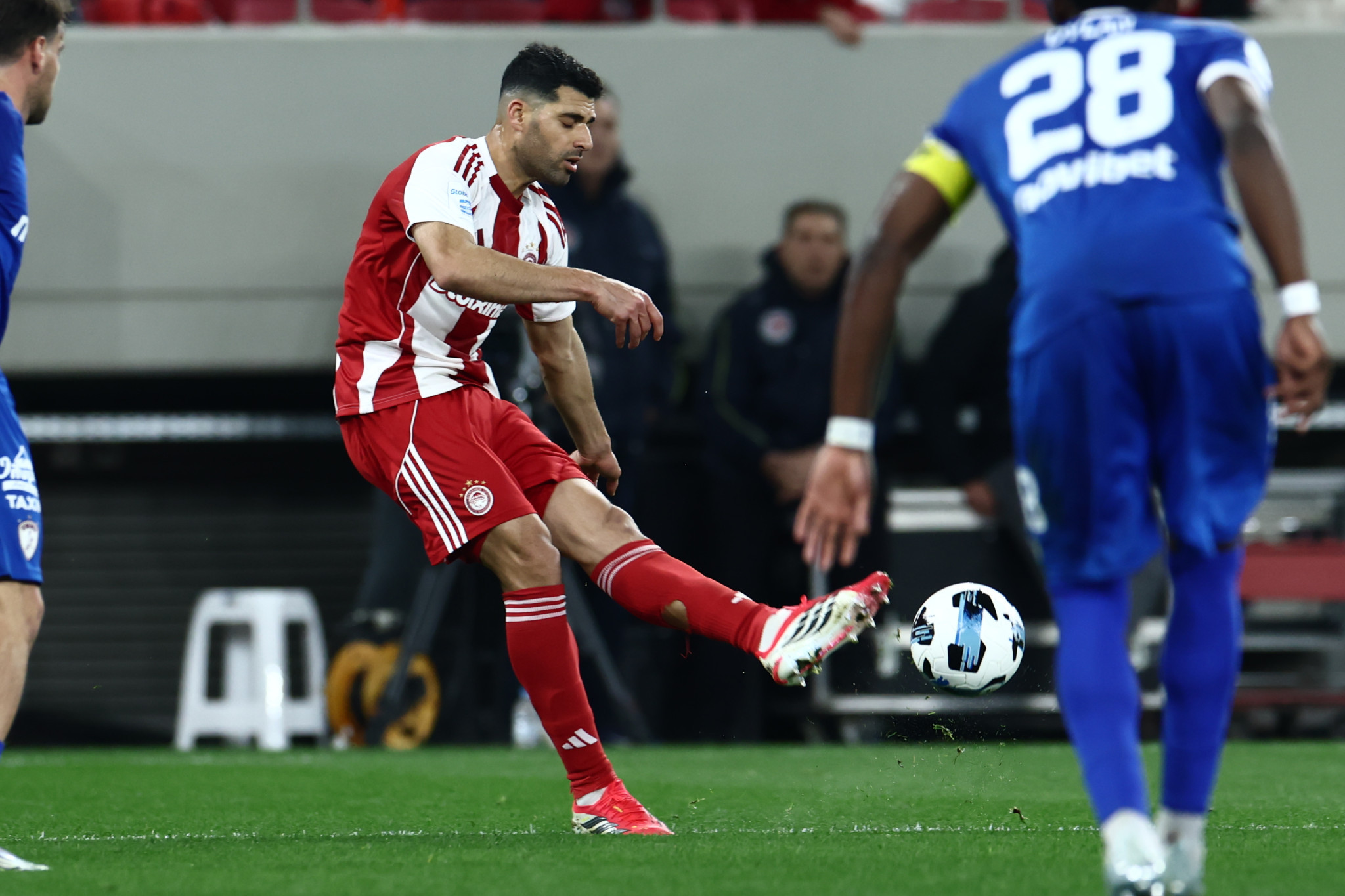 Ο Ιρανός Ταρέμι αντάλλαξε φανέλα με τον Ισραηλινό Ναόρ (photo)