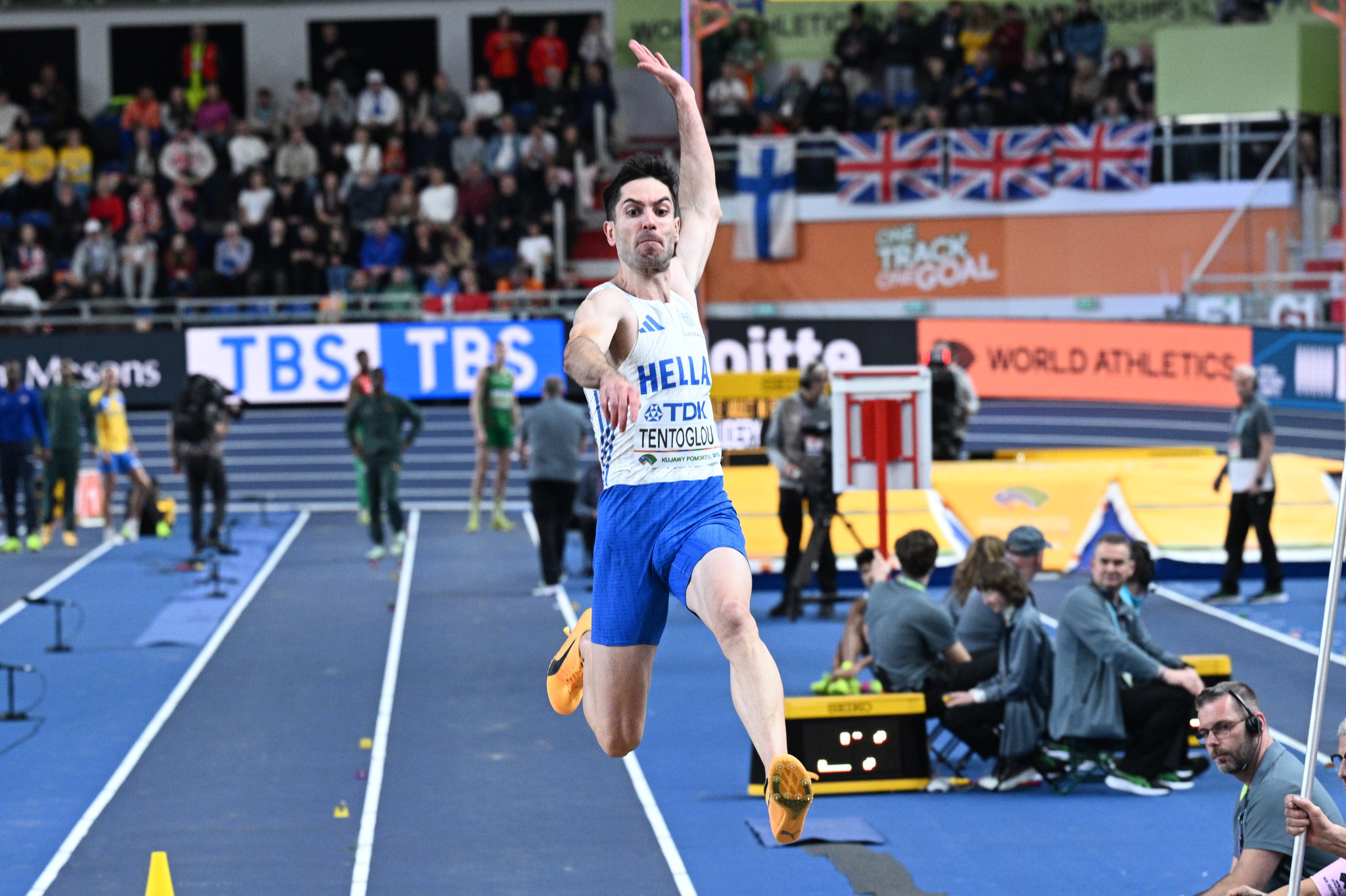 Παγκόσμιο κλειστού: Έκτος στον κόσμο ο Τεντόγλου στον τελικό του μήκους