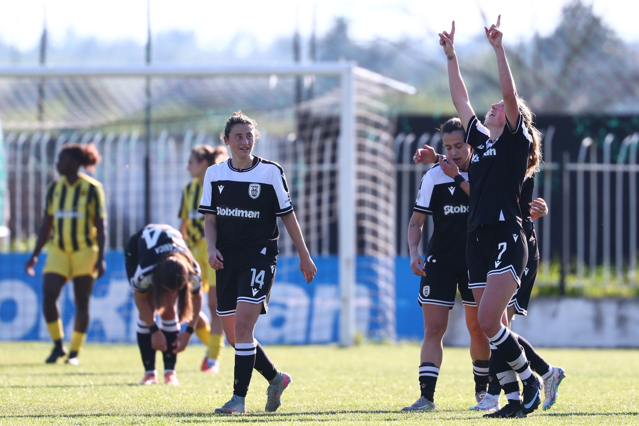 Ο ΠΑΟΚ κέρδισε την ΑΕΚ κι έκανε το πρώτο βήμα για τον τελικό του Κυπέλλου στο ποδόσφαιρο γυναικών