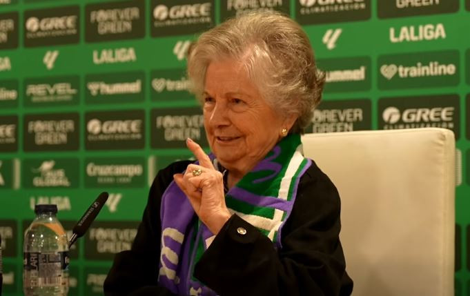 Το... μυστικό όπλο της Μπέτις είναι μια 91χρονη influencer (videos)