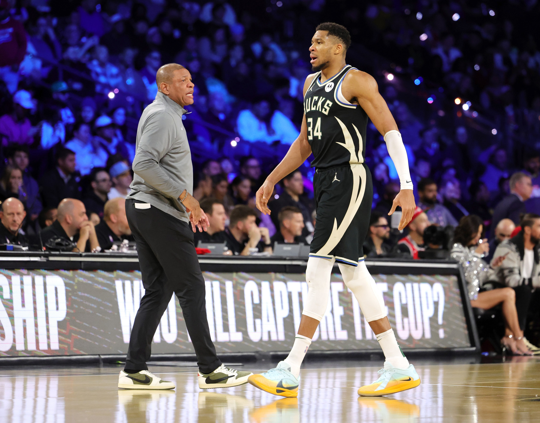 Είναι ή δεν είναι υγιής; Τι γίνεται με τον Αντετοκούνμπο και τους Μπακς