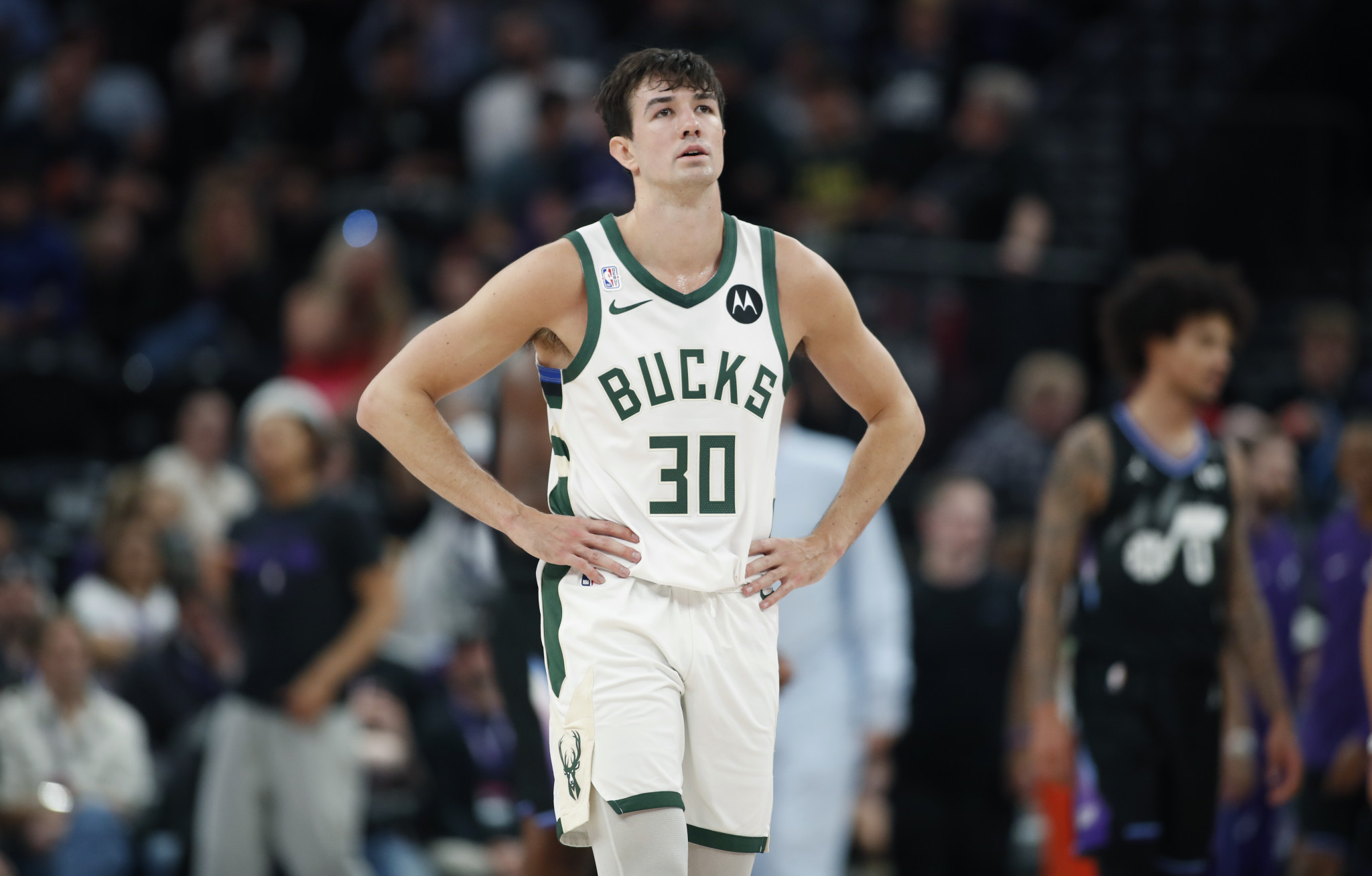 Καταρρεούν οι Μπακς, βαριά ήττα από τους Τζαζ