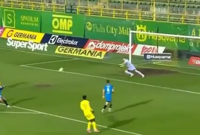 Τρελό γκολ στην Κροατία: Σκόρερ... το χορτάρι του γηπέδου (video)