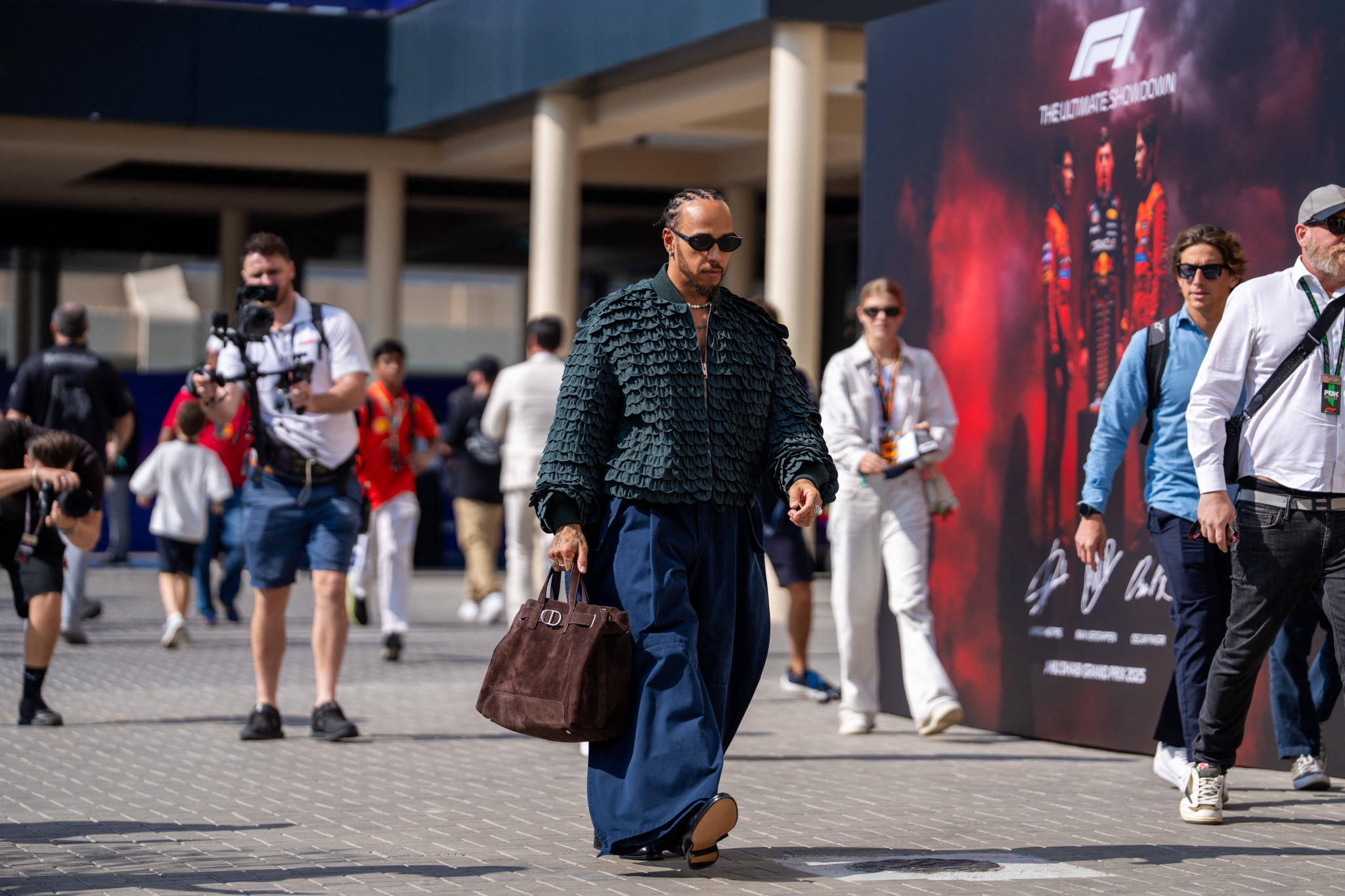 Πώς ο Χάμιλτον «έσπασε» τους κανόνες και θεωρείται ο πιο καλοντυμένος πιλότος της Formula 1