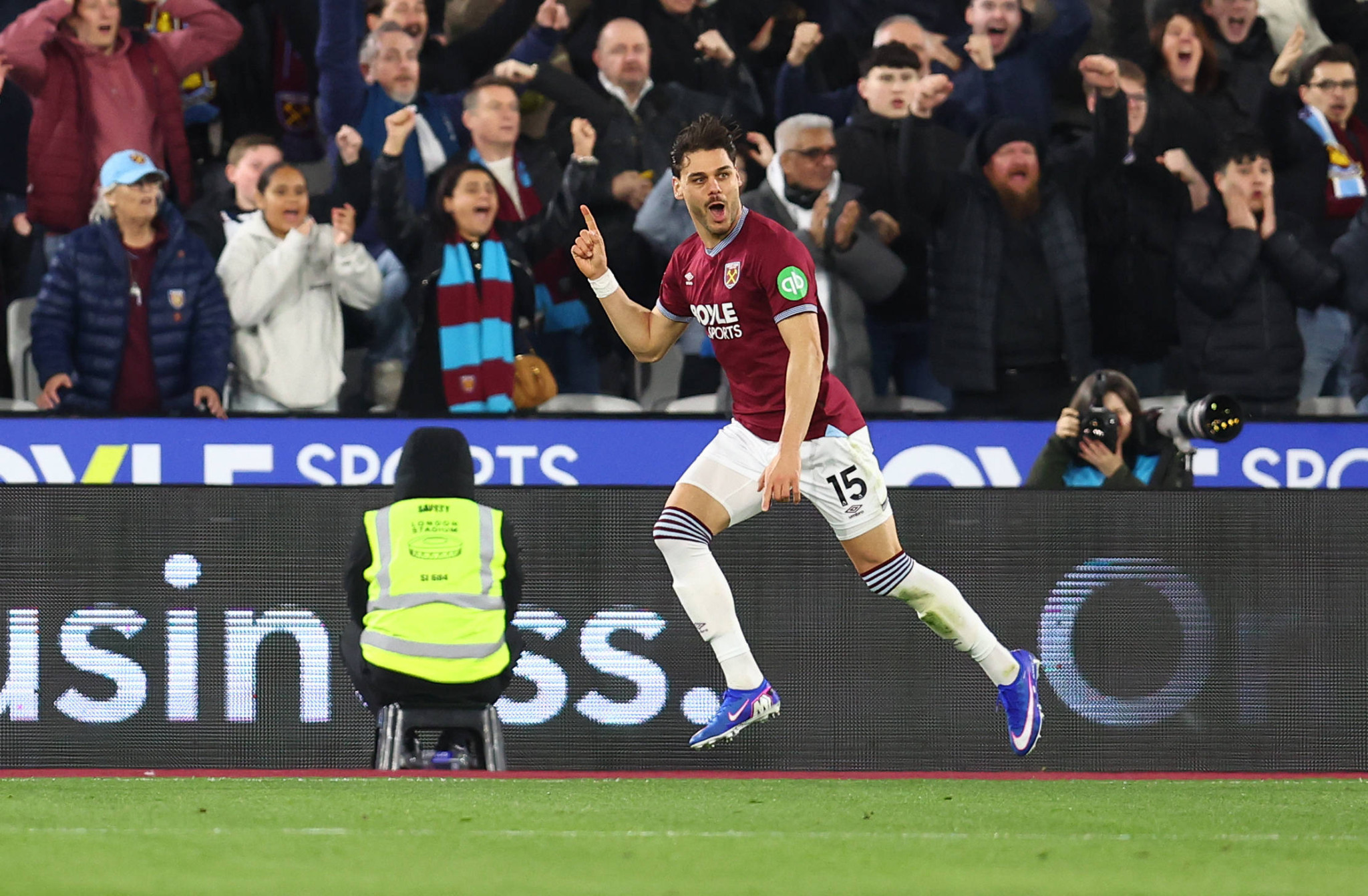 Ο Μαυροπάνος με γκολάρα «ψαλίδισε» τις ελπίδες της Σίτι για τίτλο!