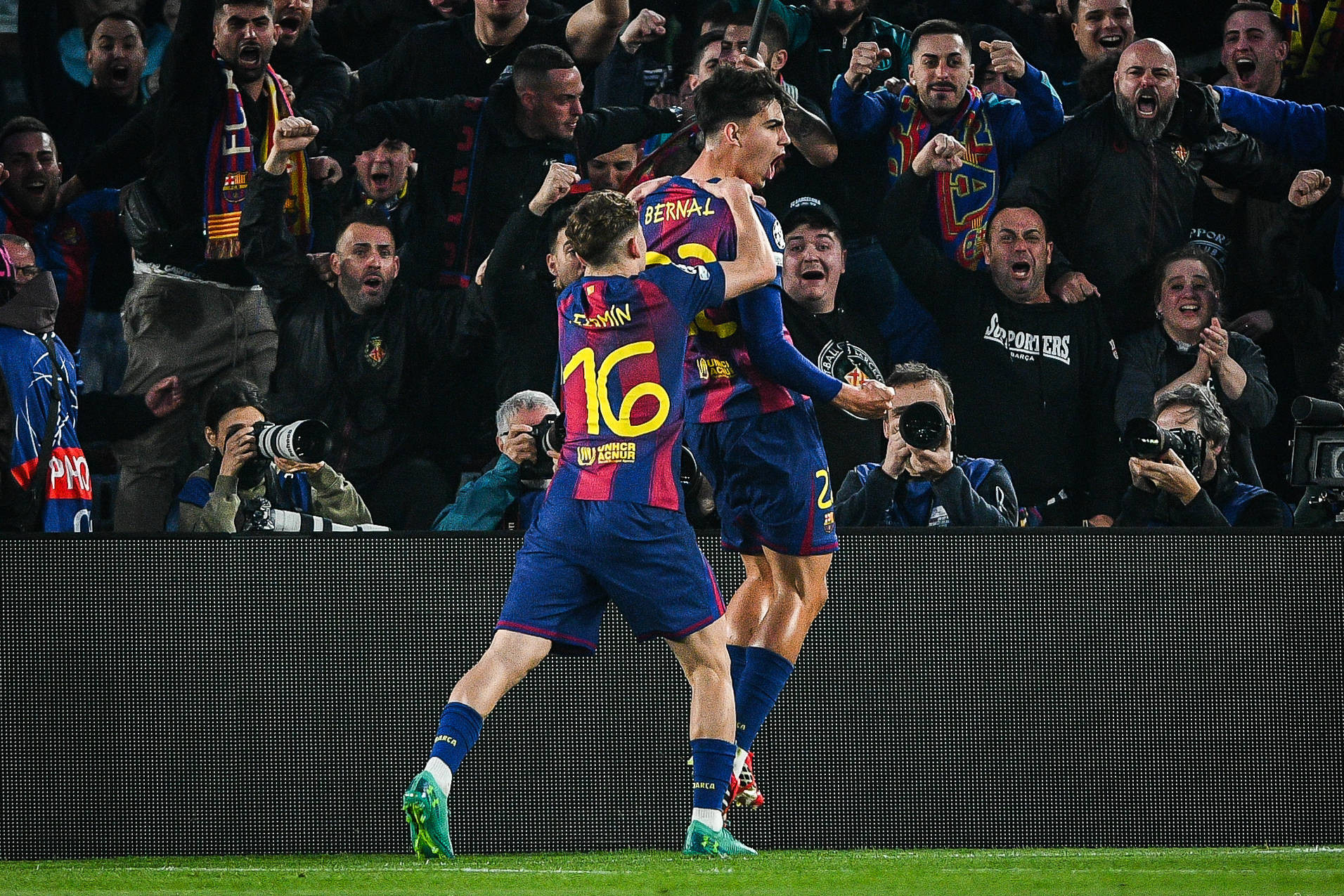 H Μπαρτσελόνα «λιθοβόλησε» με επτά γκολ τη Νιουκάστλ και προκρίθηκε στα προημιτελικά