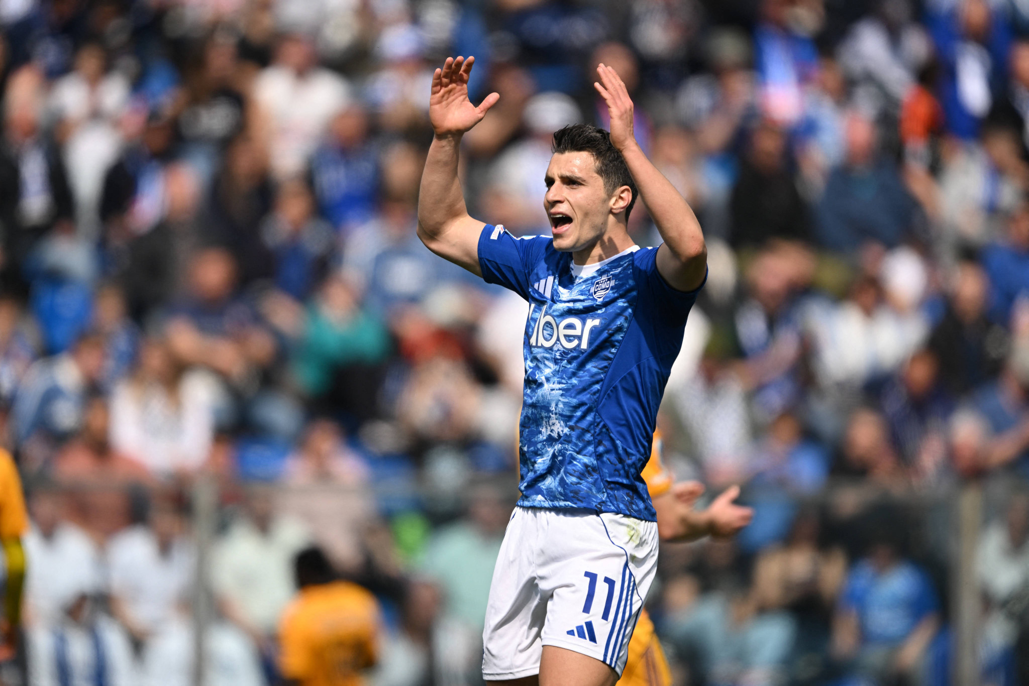 Πάρτι της Κόμο με σκόρερ Δουβίκα, διέλυσε την Πίζα και βλέπει τετράδα