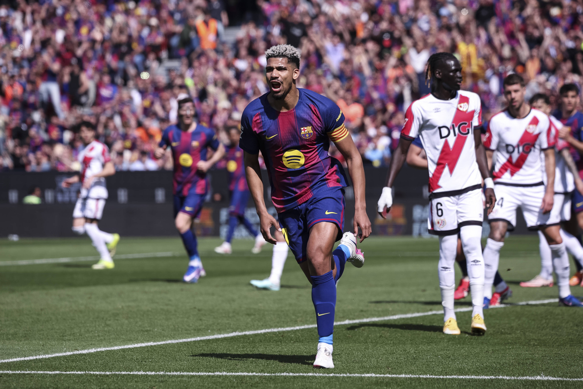 Η Μπαρτσελόνα νίκησε δύσκολα τη Ράγιο Βαγιεκάνο με MVP τον Ζοάν Γκαρθία