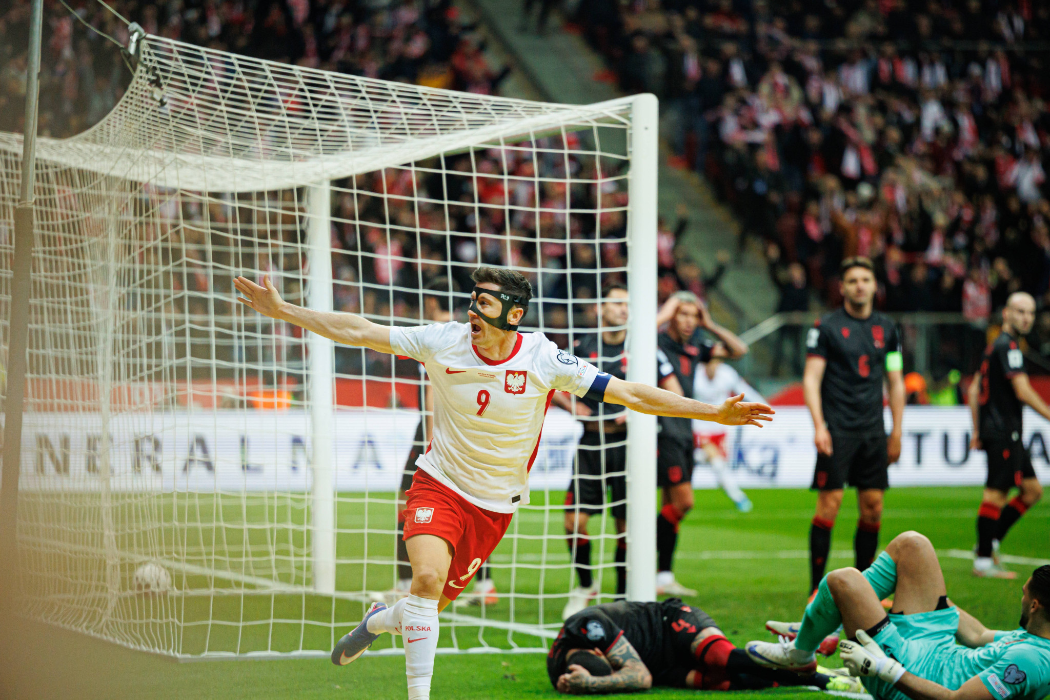 Η Πολωνία έφερε «τούμπα» το ματς κι άφησε την Αλβανία εκτός Μουντιάλ