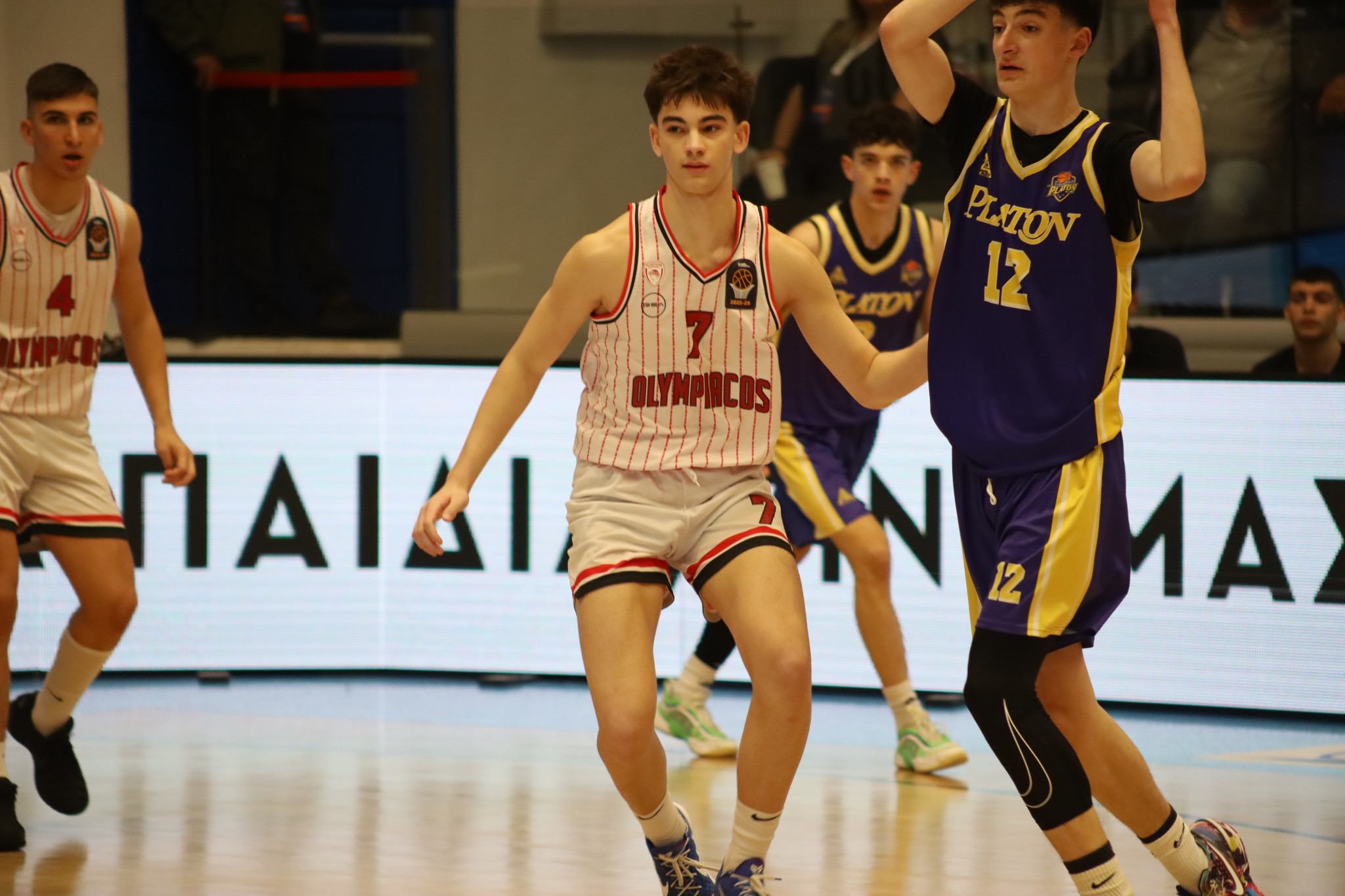 Ο Σπανούλης jr στο παρκέ και ο «Kill-Bill» με την Χοψονίδου παρακολουθούν από την κερκίδα (photos)