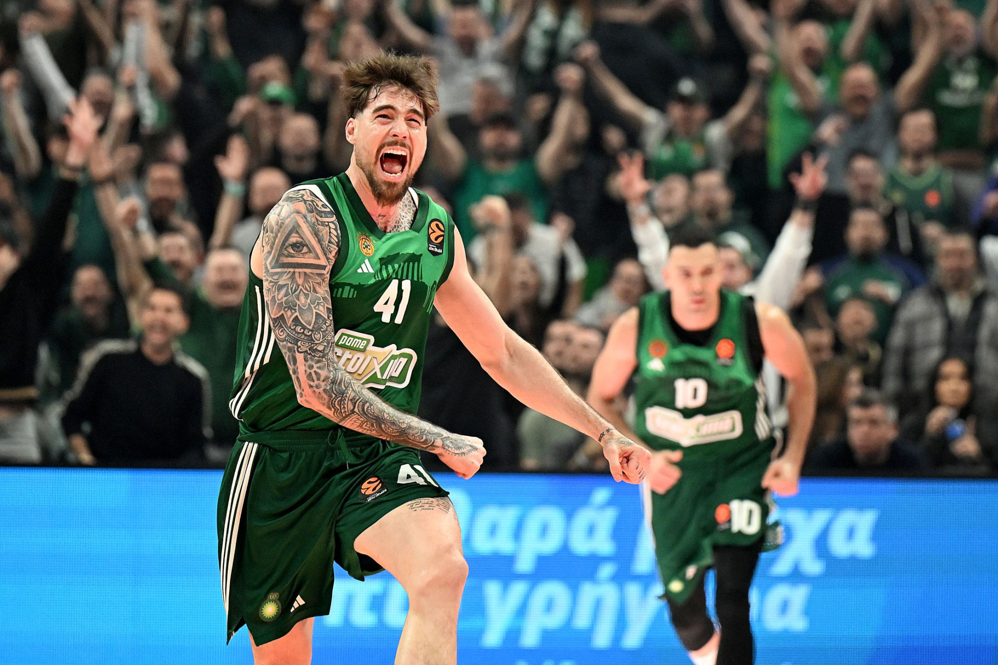 Είναι η κατάλληλη στιγμή να πάει κόντρα σε κάθε λογική...