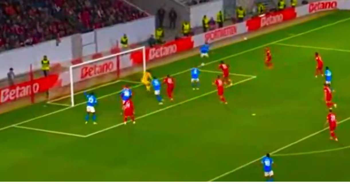 Η σουτάρα του Καρέτσα πήγε στο δοκάρι, όμως η πάσα του στη συνέχεια έγινε ασίστ (video)