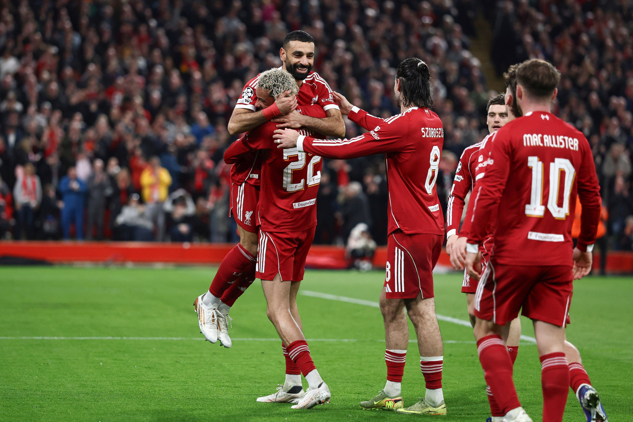 Πολυβόλο η Λίβερπουλ, παρέσυρε τη Γαλατάσαραϊ και πήρε πανηγυρικά το εισιτήριο για τους «8» του Champions League (videos)