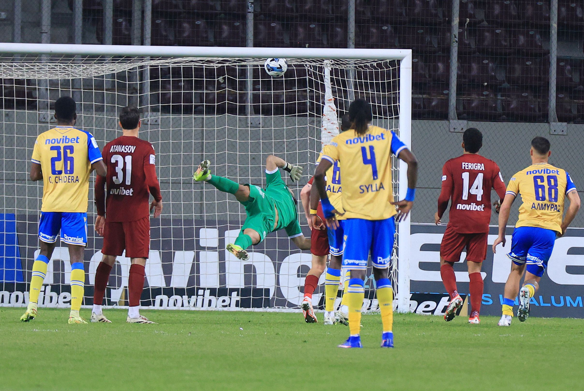 Ο Μπαρτόλο με τρομερή εκτέλεση φάουλ το 0-1 του Αστέρα AKTOR στη Λάρισα (video)