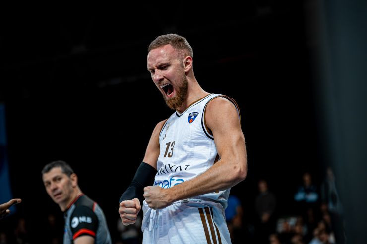 Ο Ερυθρός Αστέρας διασύρθηκε απ' την Dubai BC πριν παίξει με τον Παναθηναϊκό στην Αθήνα