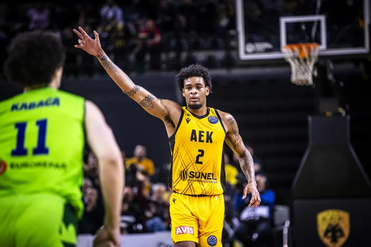 Με Μπράουν η 12άδα της ΑΕΚ για τον «τελικό» πρωτιάς κόντρα στην Άλμπα Βερολίνου