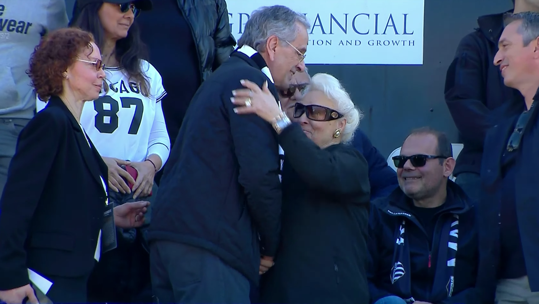 Ο Αντώνης Σαμαράς στο γήπεδο για την φιέστα της Καλαμάτας (video)