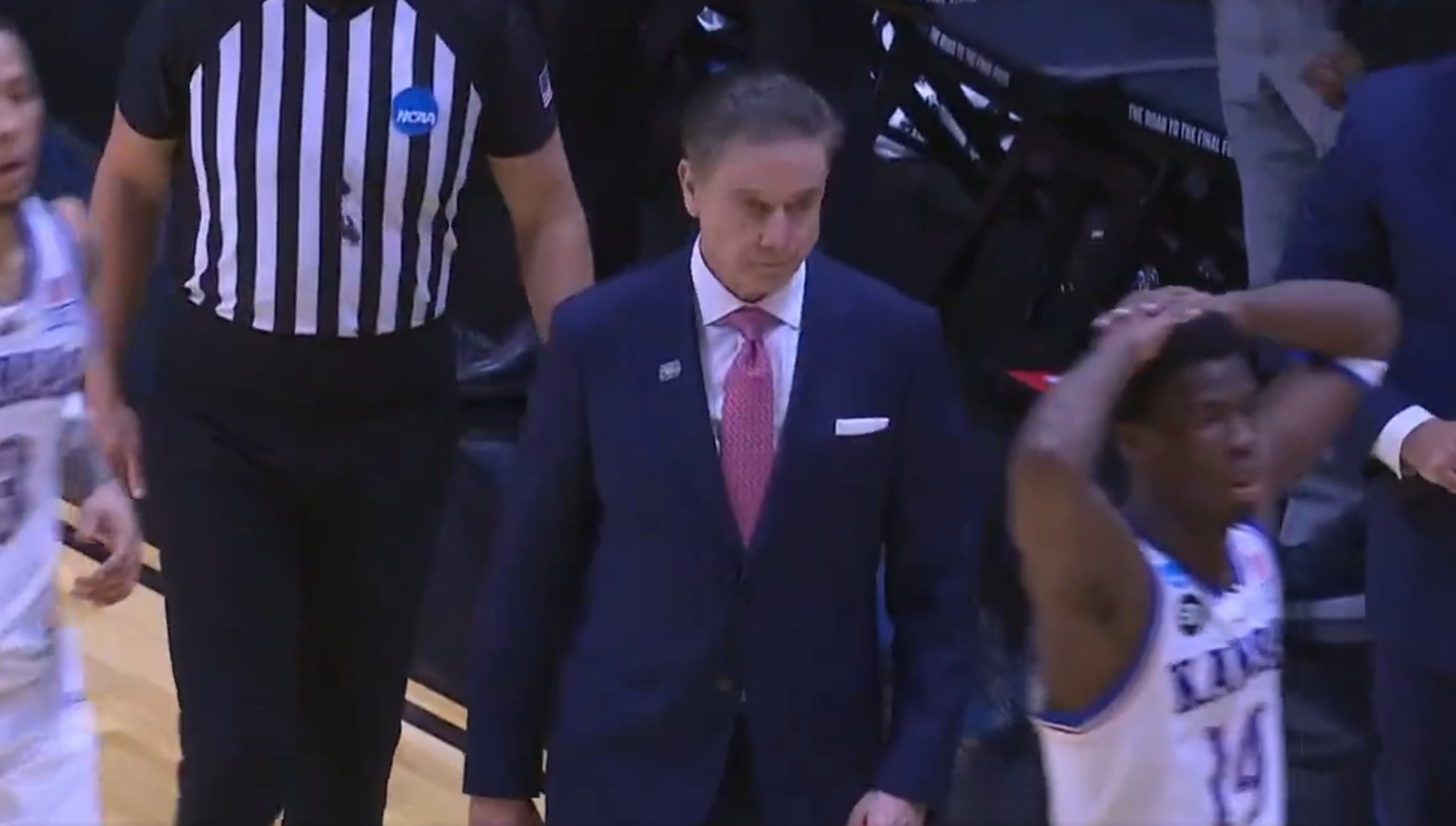 Τέρας ψυχραιμίας: Η... υπεράνθρωπη αντίδραση του Πιτίνο στην επική πρόκριση του Κολεγίου του (video)